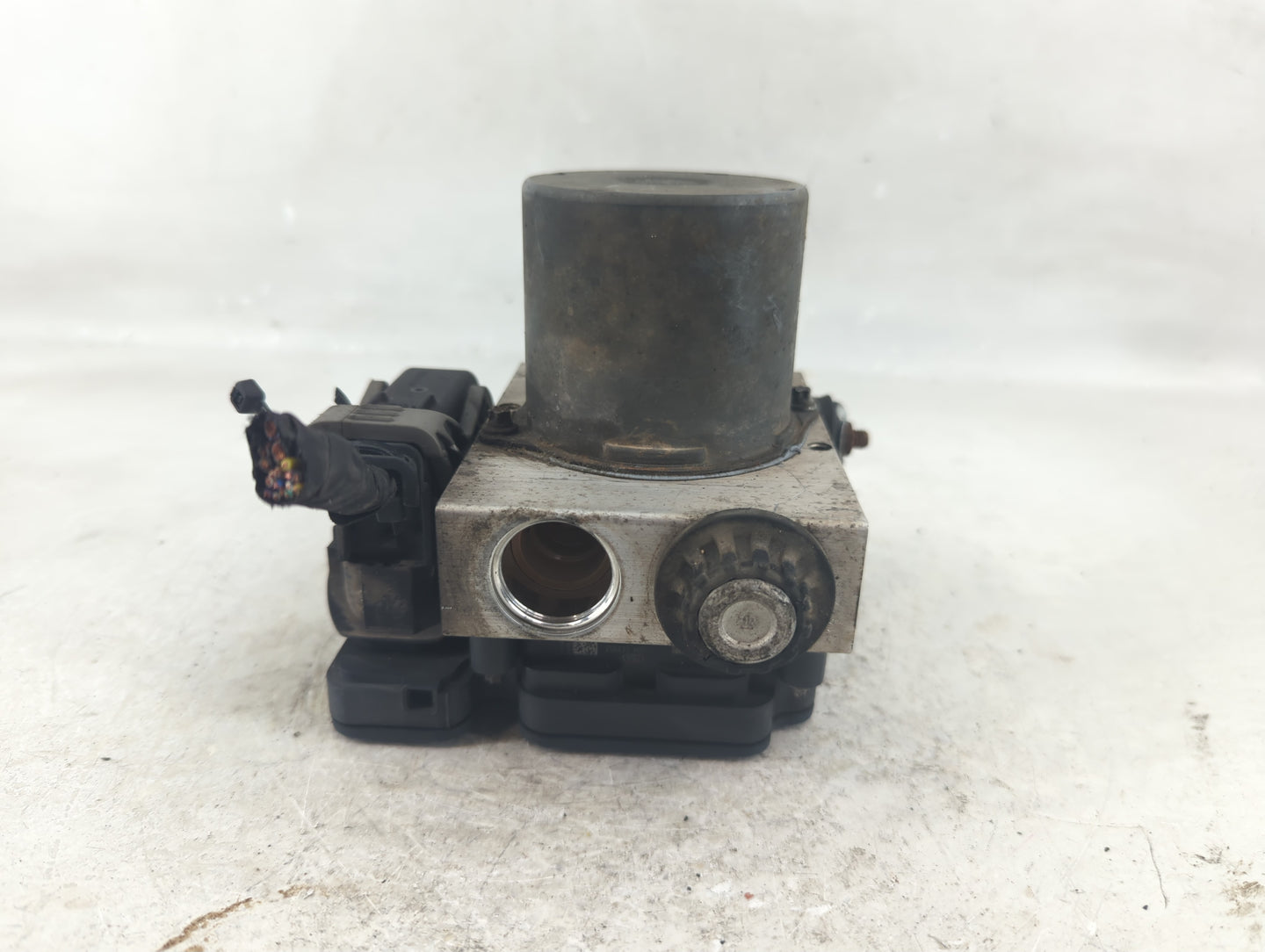 2016 Ford F-150 ABS Pump Control Module Replacement P/N:GL34- 2C405-AE Fits OEM Used Auto Parts - Oemusedautoparts1.com