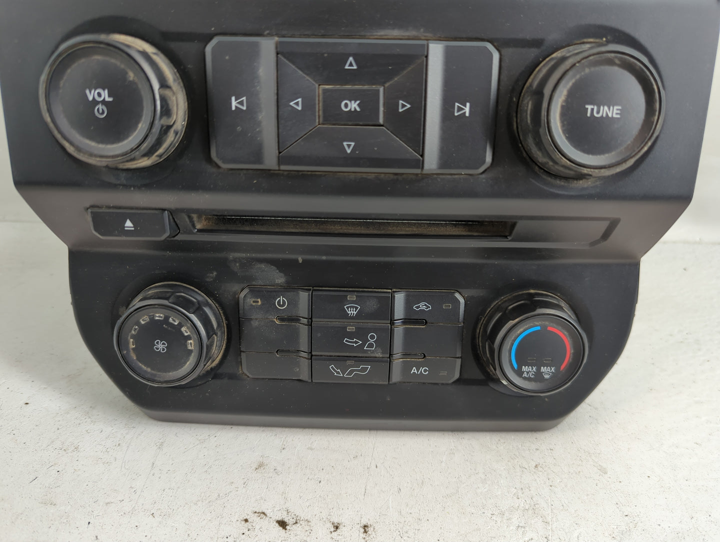 2016 Ford F-150 Radio AM FM Cd Player Receiver Replacement P/N:GL3T-18E243-BGB Fits OEM Used Auto Parts - Oemusedautoparts1.