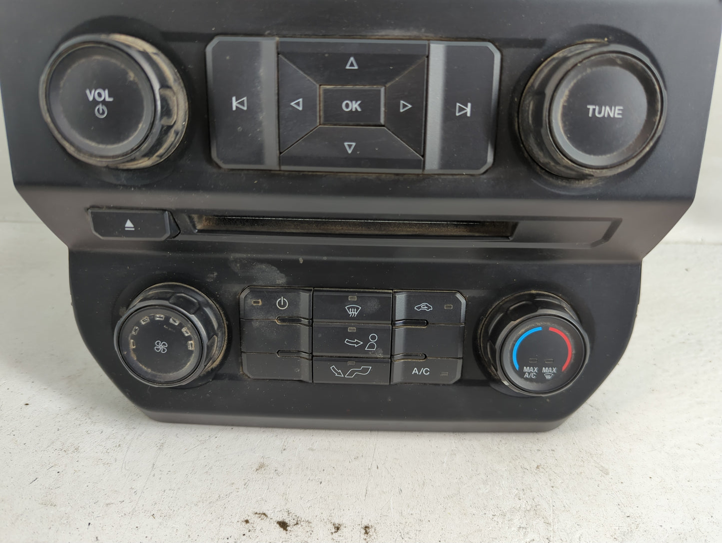 2016 Ford F-150 Radio AM FM Cd Player Receiver Replacement P/N:GL3T-18E243-BGB Fits OEM Used Auto Parts - Oemusedautoparts1.