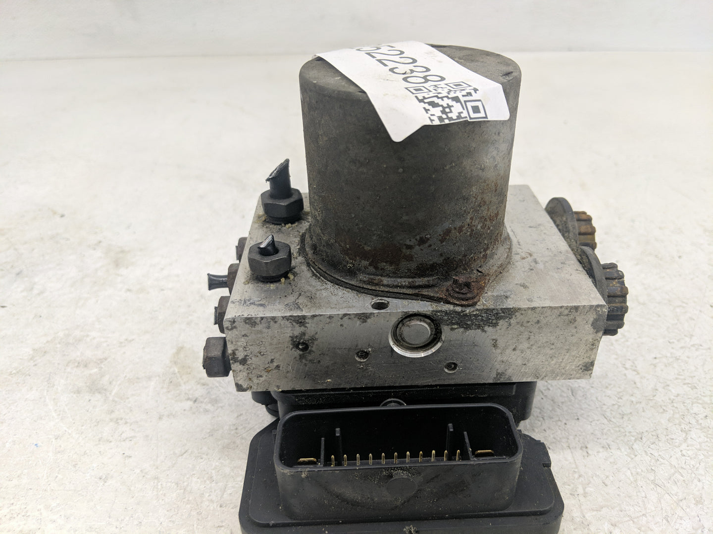 2016 Ford F-150 ABS Pump Control Module Replacement Fits OEM Used Auto Parts - Oemusedautoparts1.com