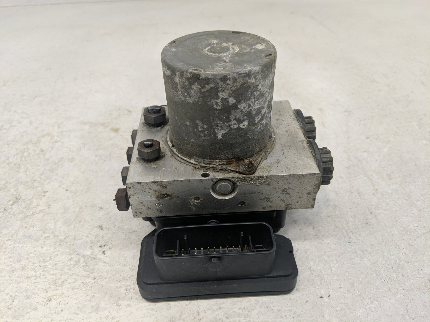 2015-2016 Ford F-150 ABS Pump Control Module Replacement P/N:0 265 254 362 Fits Fits 2015 2016 OEM Used Auto Parts - Oemused