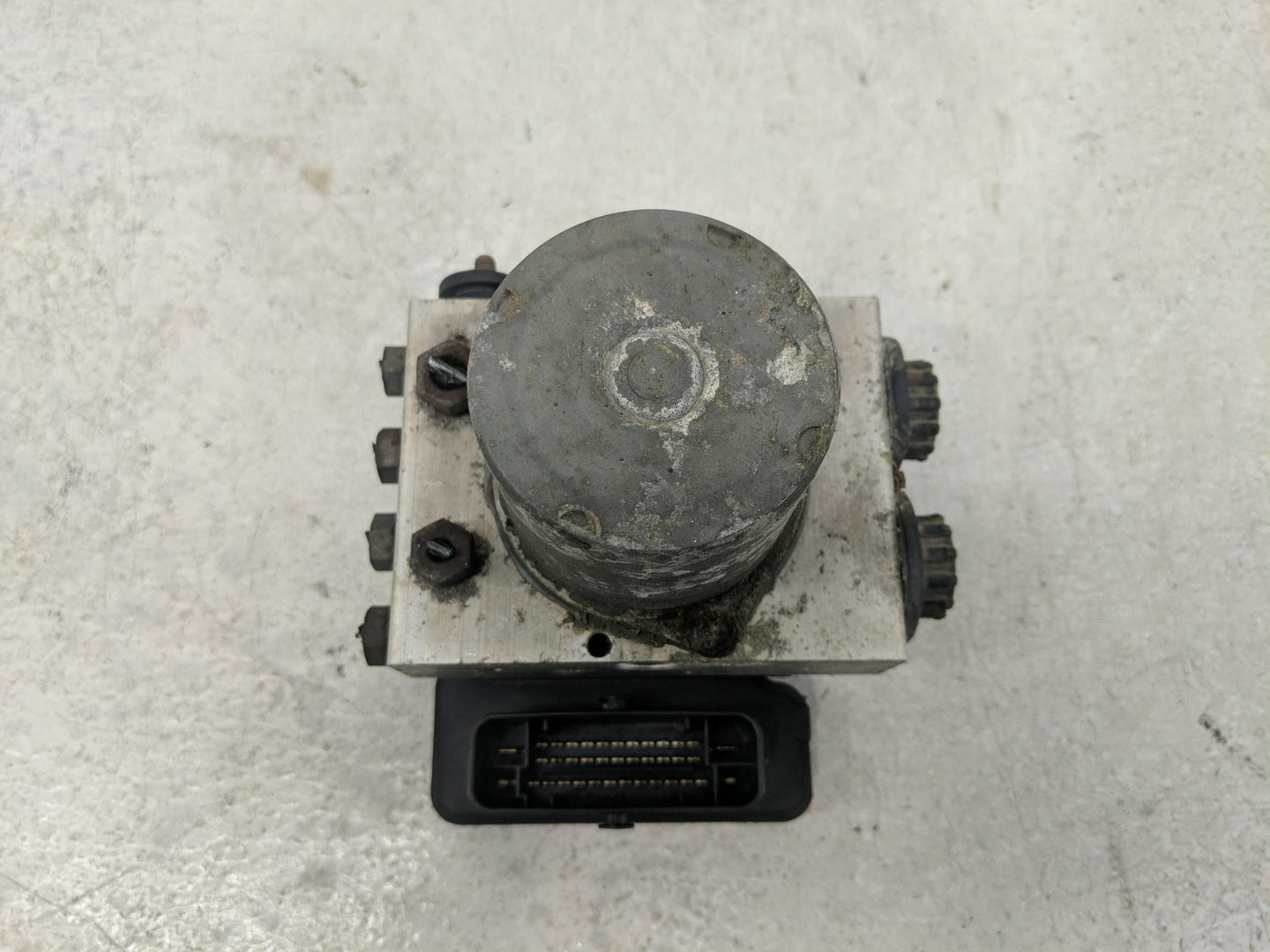 2015-2016 Ford F-150 ABS Pump Control Module Replacement P/N:0 265 254 362 Fits Fits 2015 2016 OEM Used Auto Parts - Oemused