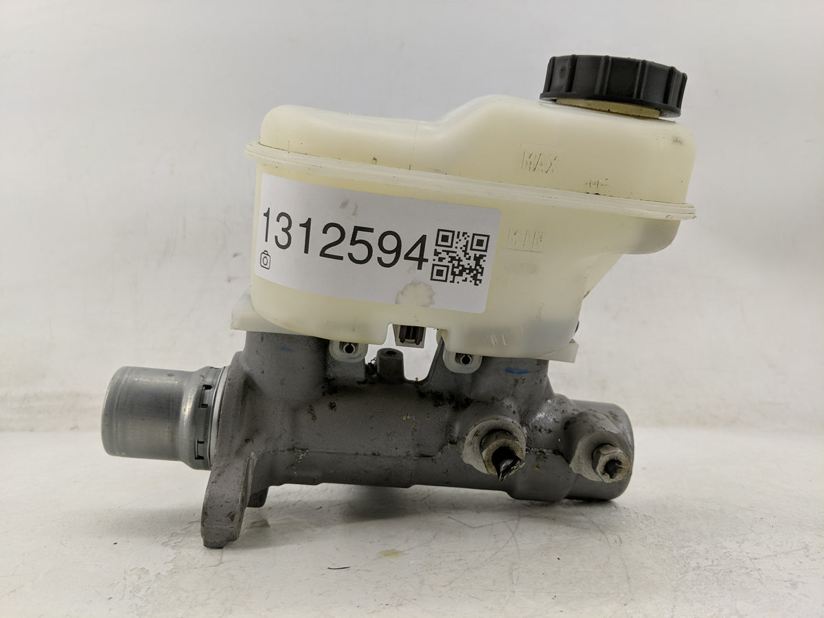 2018-2020 Ford F-150 Brake Master Cylinder 1312594 - Oemusedautoparts1.com