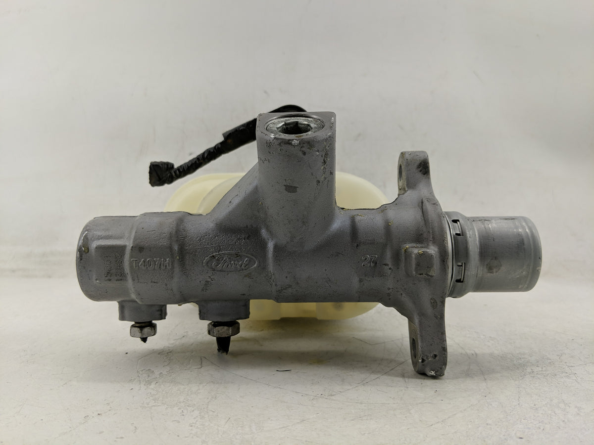 2018-2020 Ford F-150 Brake Master Cylinder 1312594 - Oemusedautoparts1.com