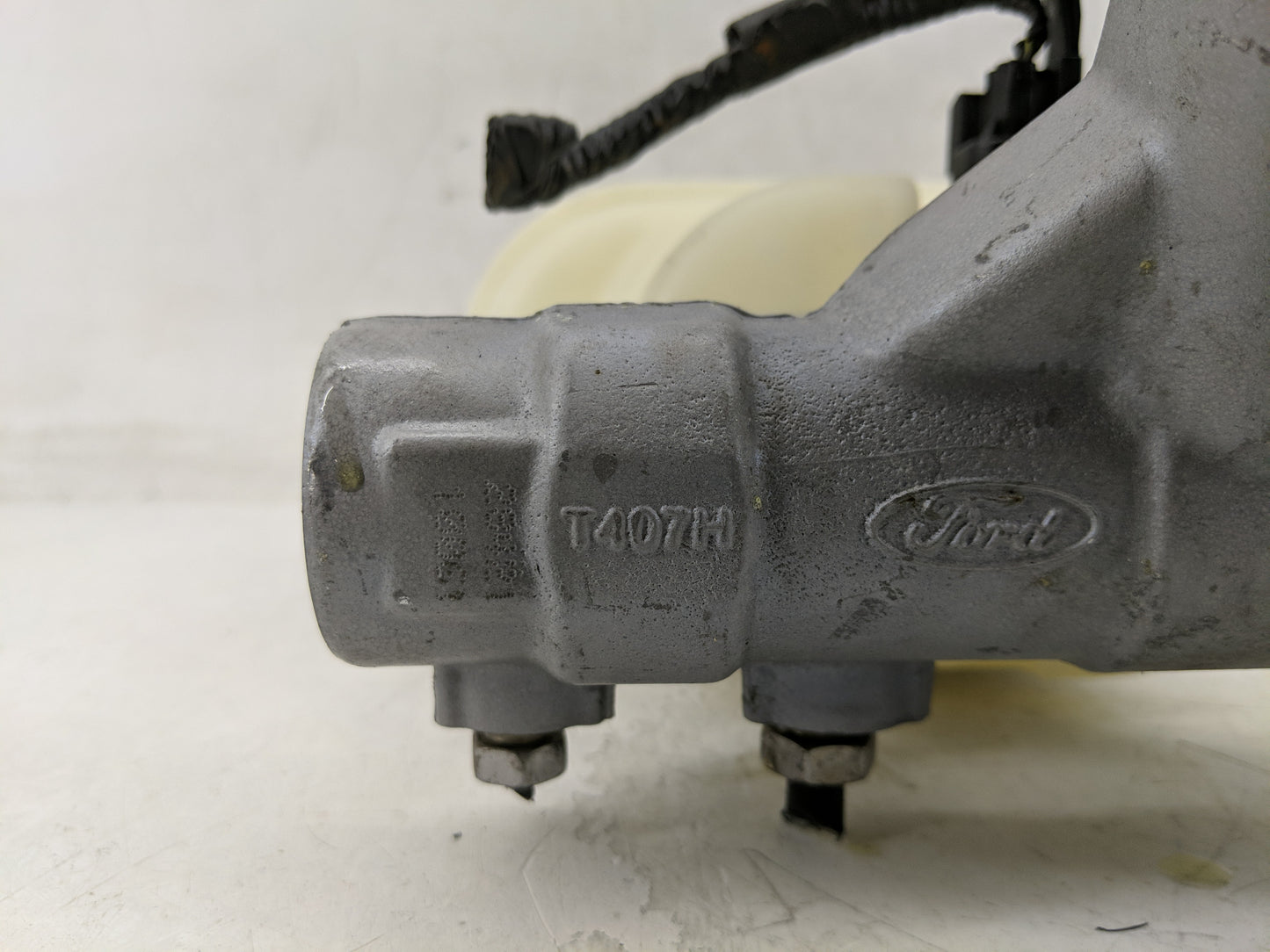 2018-2020 Ford F-150 Brake Master Cylinder 1312594 - Oemusedautoparts1.com