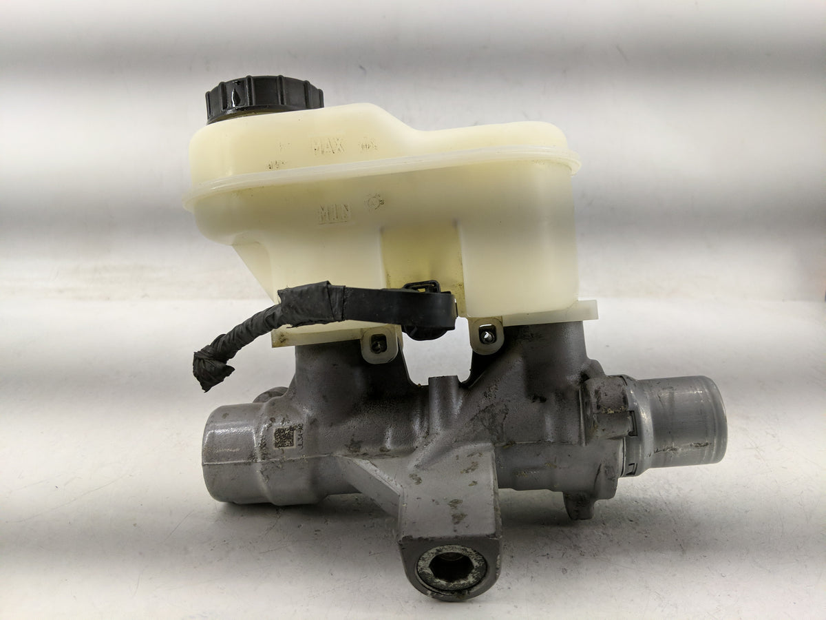 2018-2020 Ford F-150 Brake Master Cylinder 1312594 - Oemusedautoparts1.com