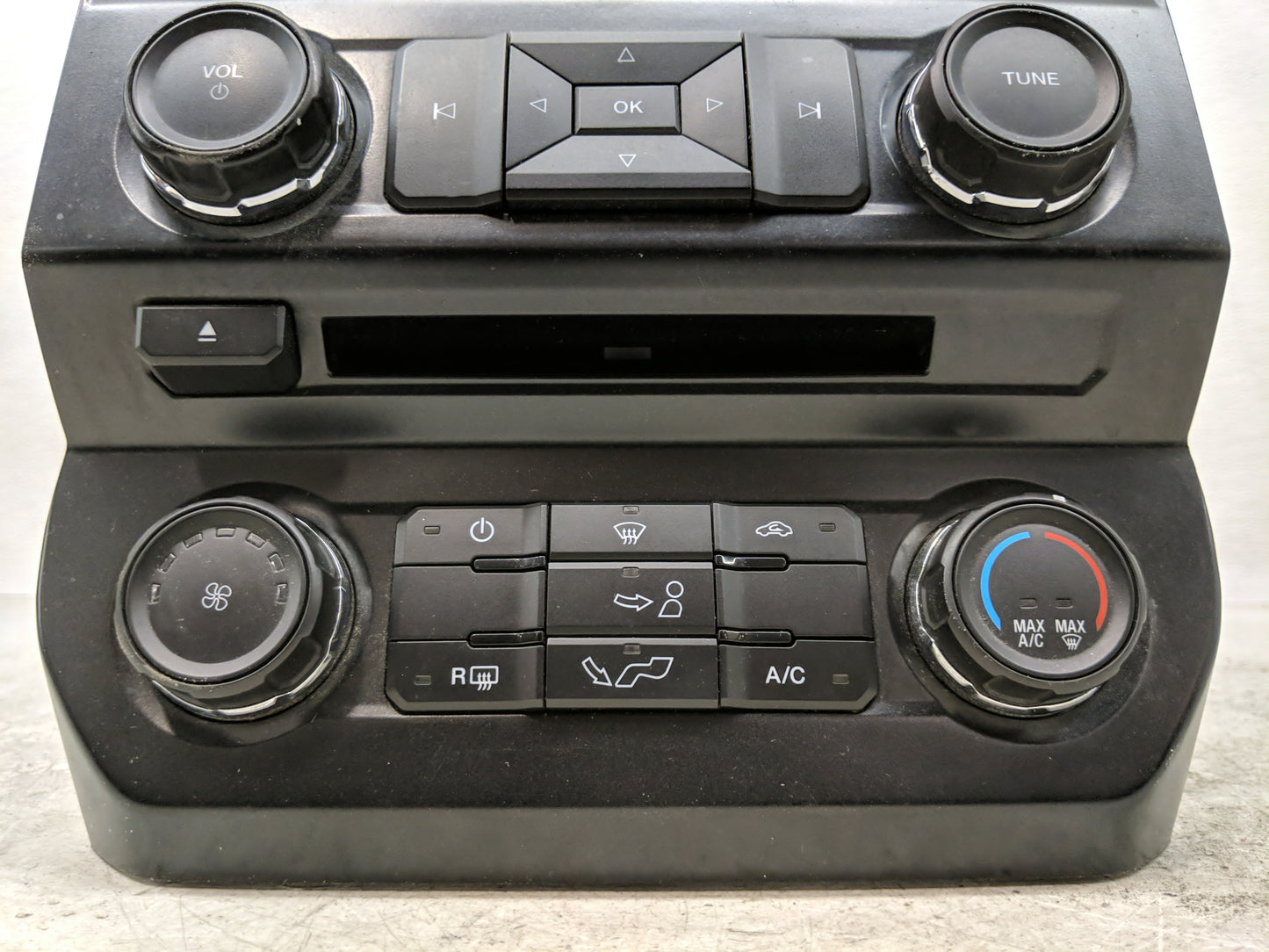 2016 Ford F-150 Radio AM FM Cd Player Receiver Replacement P/N:GL3T-18E243-BUB Fits OEM Used Auto Parts - Oemusedautoparts1.