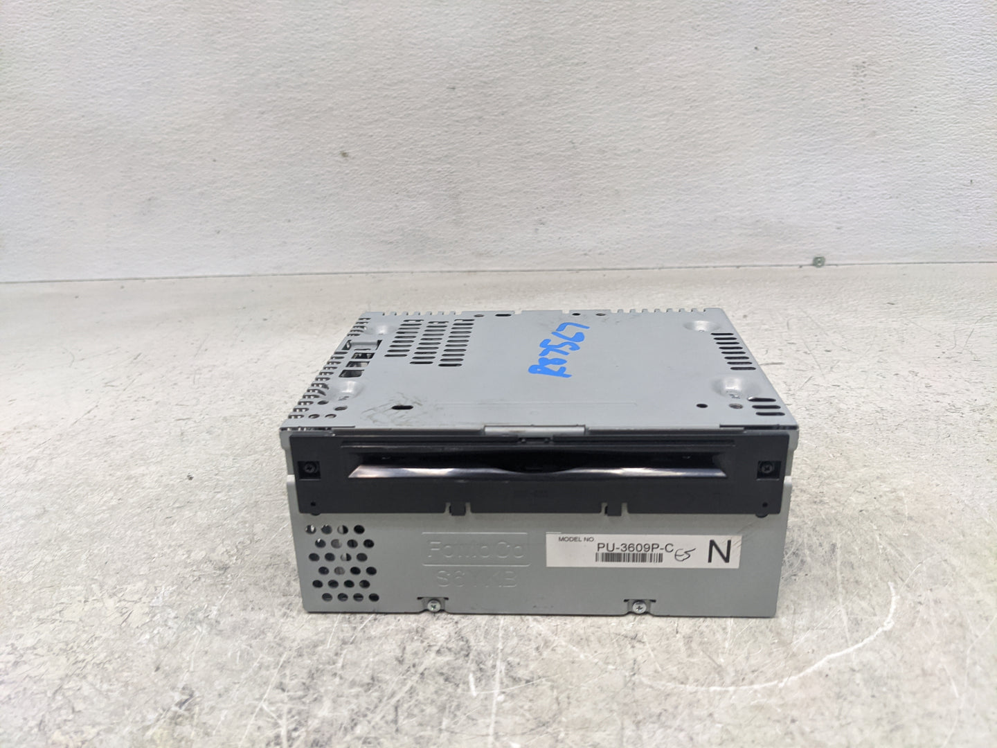 2016-2017 Ford F-150 Radio AM FM Cd Player Receiver Replacement P/N:GL3T-19C107-AA Fits Fits 2016 2017 OEM Used Auto Parts -