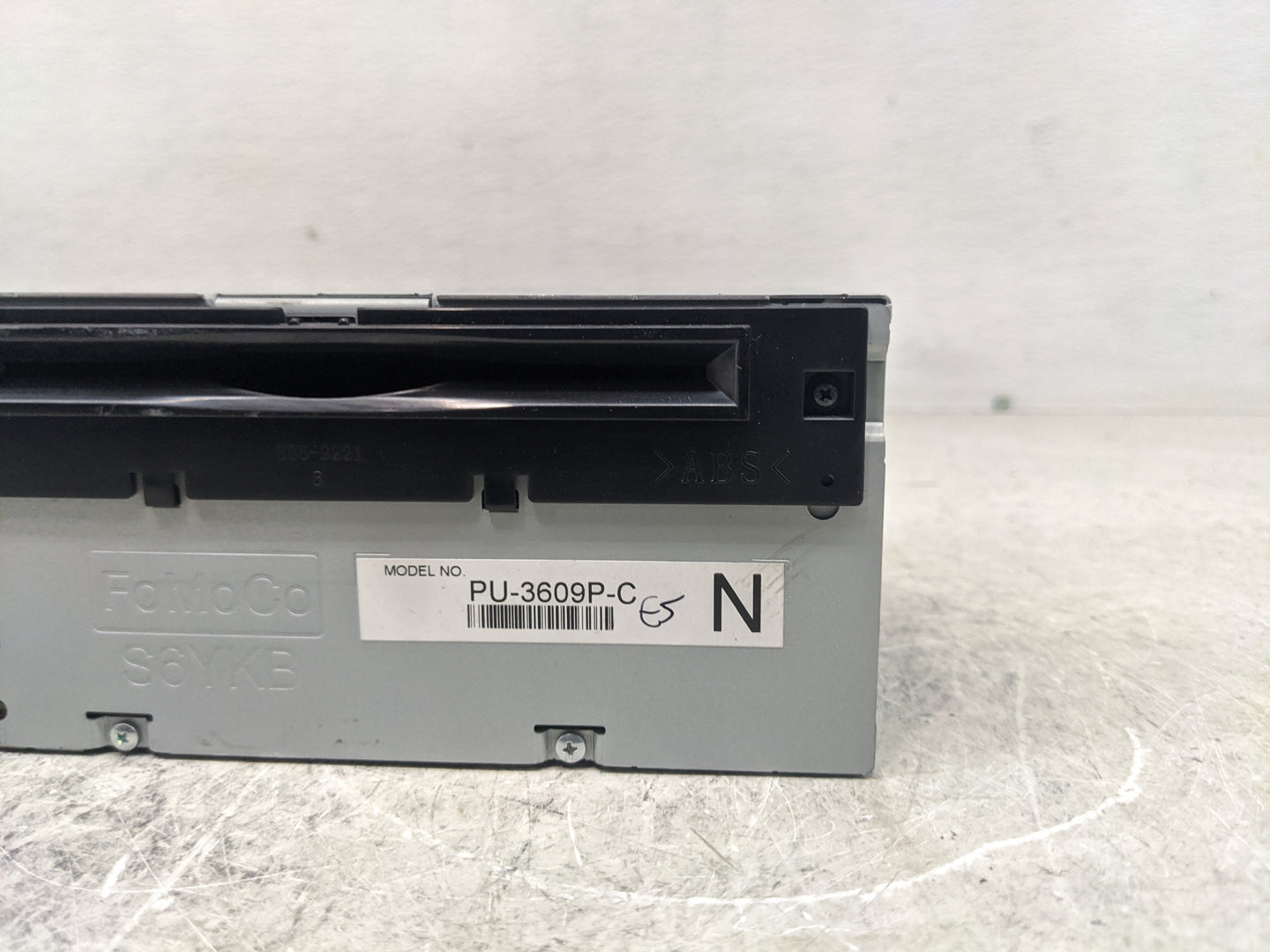 2016-2017 Ford F-150 Radio AM FM Cd Player Receiver Replacement P/N:GL3T-19C107-AA Fits Fits 2016 2017 OEM Used Auto Parts -