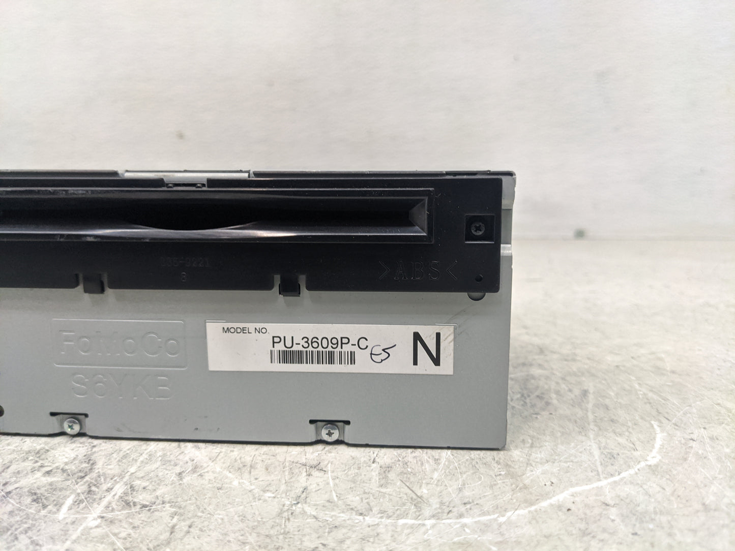 2016-2017 Ford F-150 Radio AM FM Cd Player Receiver Replacement P/N:GL3T-19C107-AA Fits Fits 2016 2017 OEM Used Auto Parts -