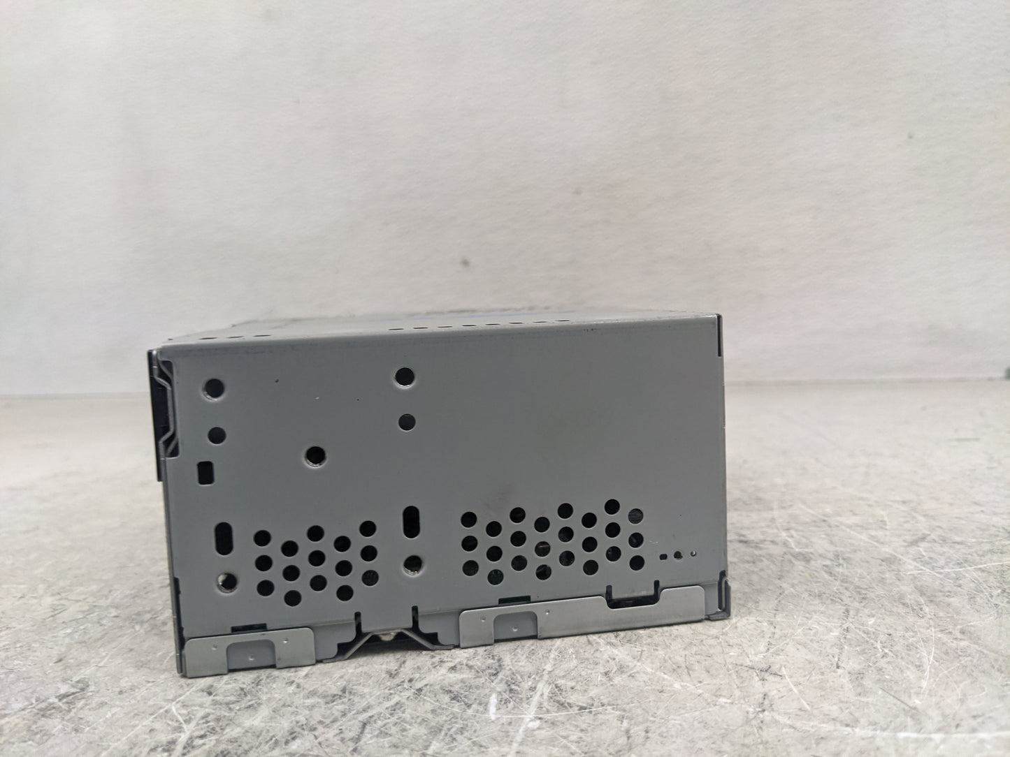 2016-2017 Ford F-150 Radio AM FM Cd Player Receiver Replacement P/N:GL3T-19C107-AA Fits Fits 2016 2017 OEM Used Auto Parts -