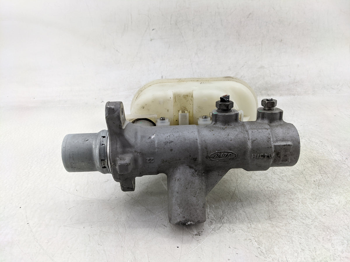 2018-2020 Ford F-150 Brake Master Cylinder 1376809 - Oemusedautoparts1.com