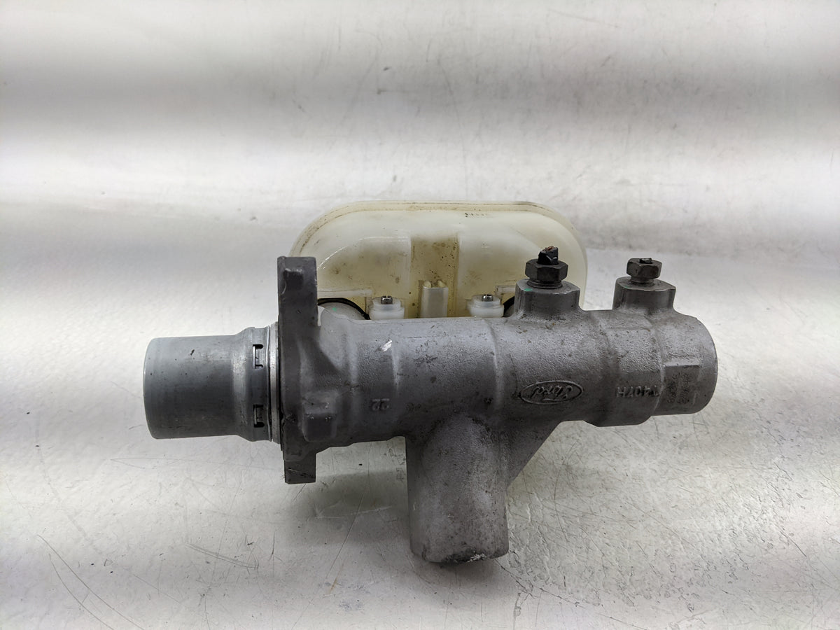2018-2020 Ford F-150 Brake Master Cylinder 1376809 - Oemusedautoparts1.com