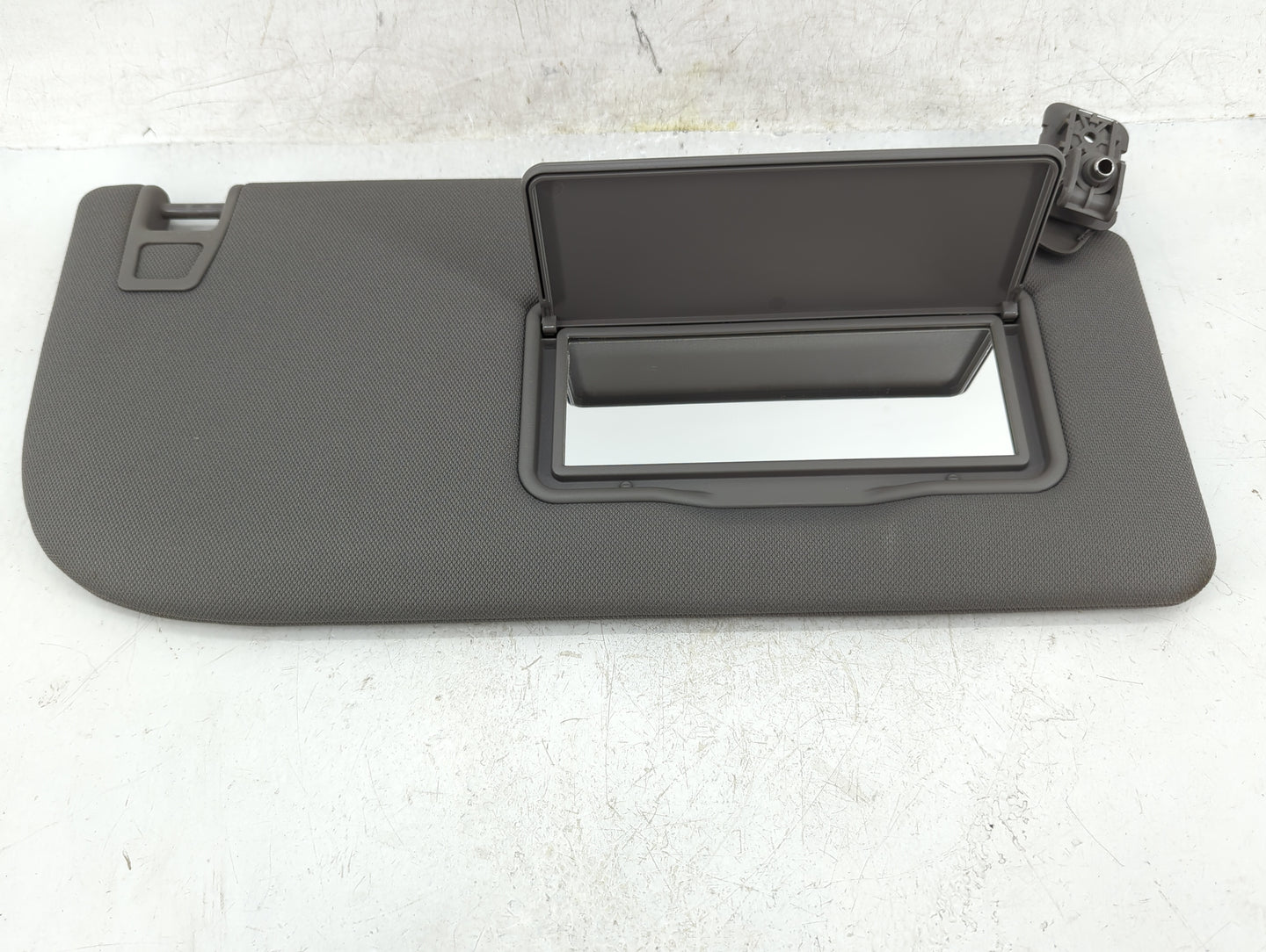 2015-2017 Ford F-150 Sun Visor Shade Replacement Passenger Right Mirror Fits Fits 2015 2016 2017 OEM Used Auto Parts - Oemus