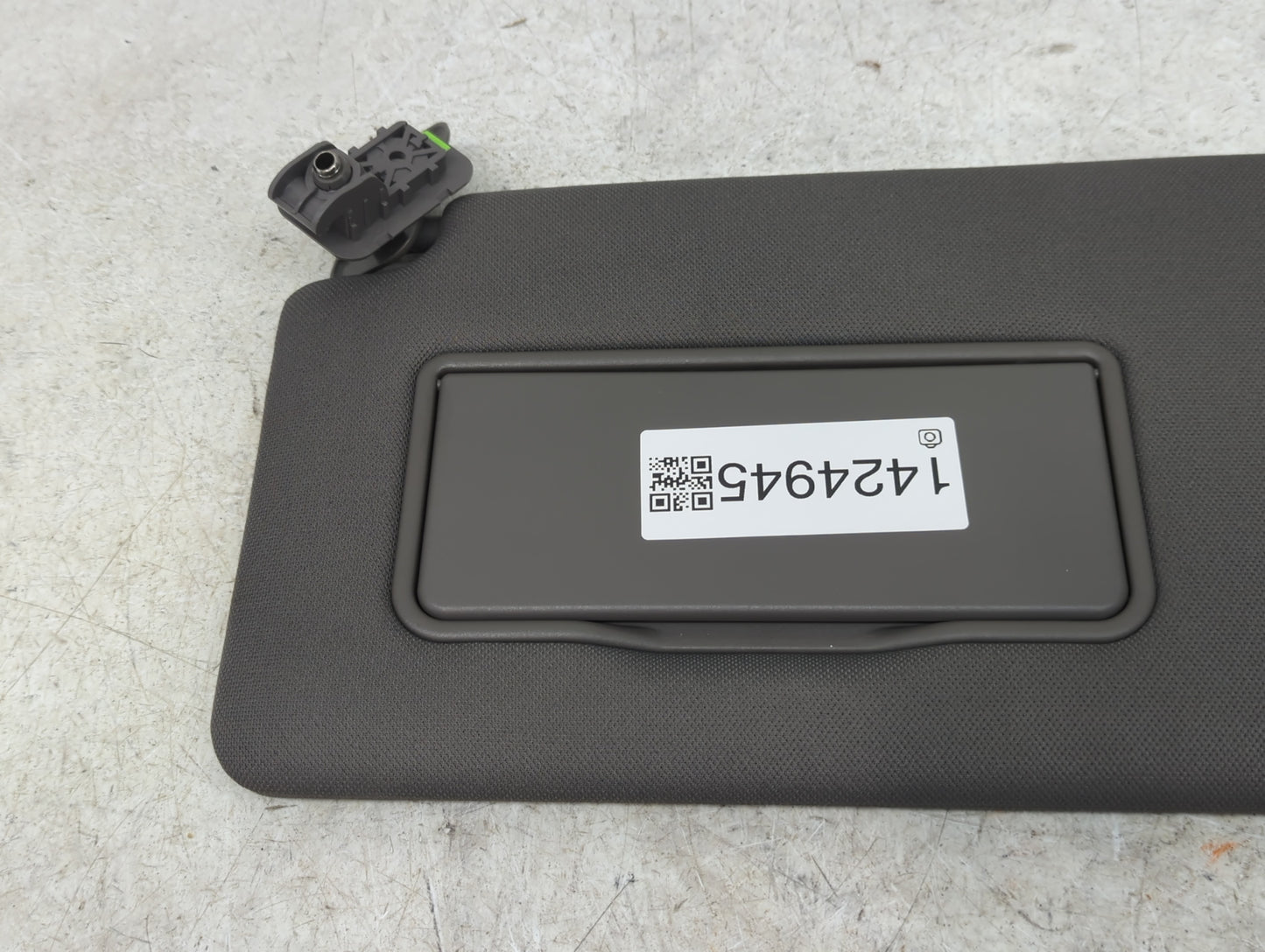 2015-2017 Ford F-150 Sun Visor Shade Replacement Driver Left Mirror Fits Fits 2015 2016 2017 OEM Used Auto Parts - Oemusedau