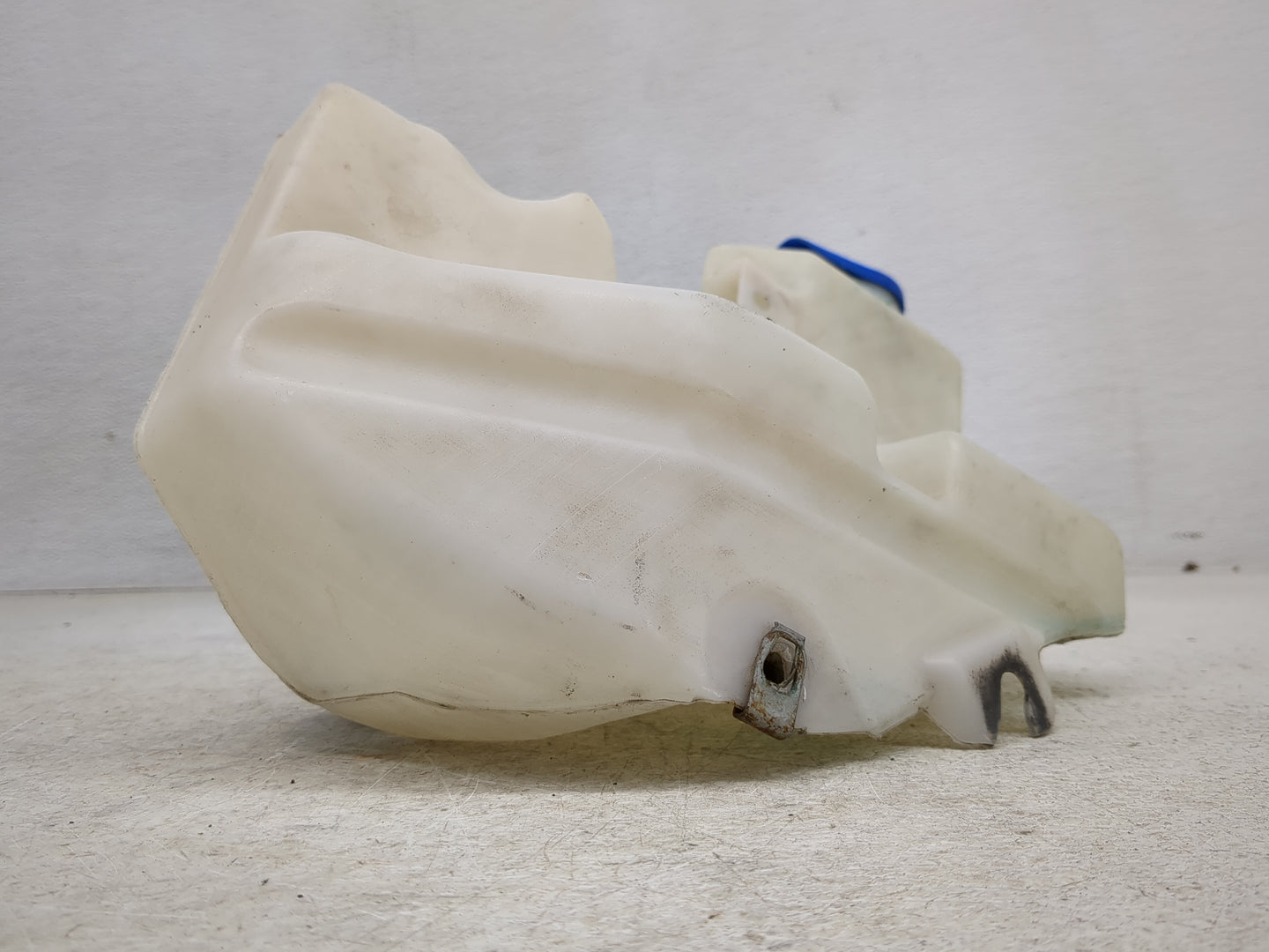 2015-2017 Ford F-150 Windshield Washer Fluid Reservoir Bottle 1427613 - Oemusedautoparts1.com