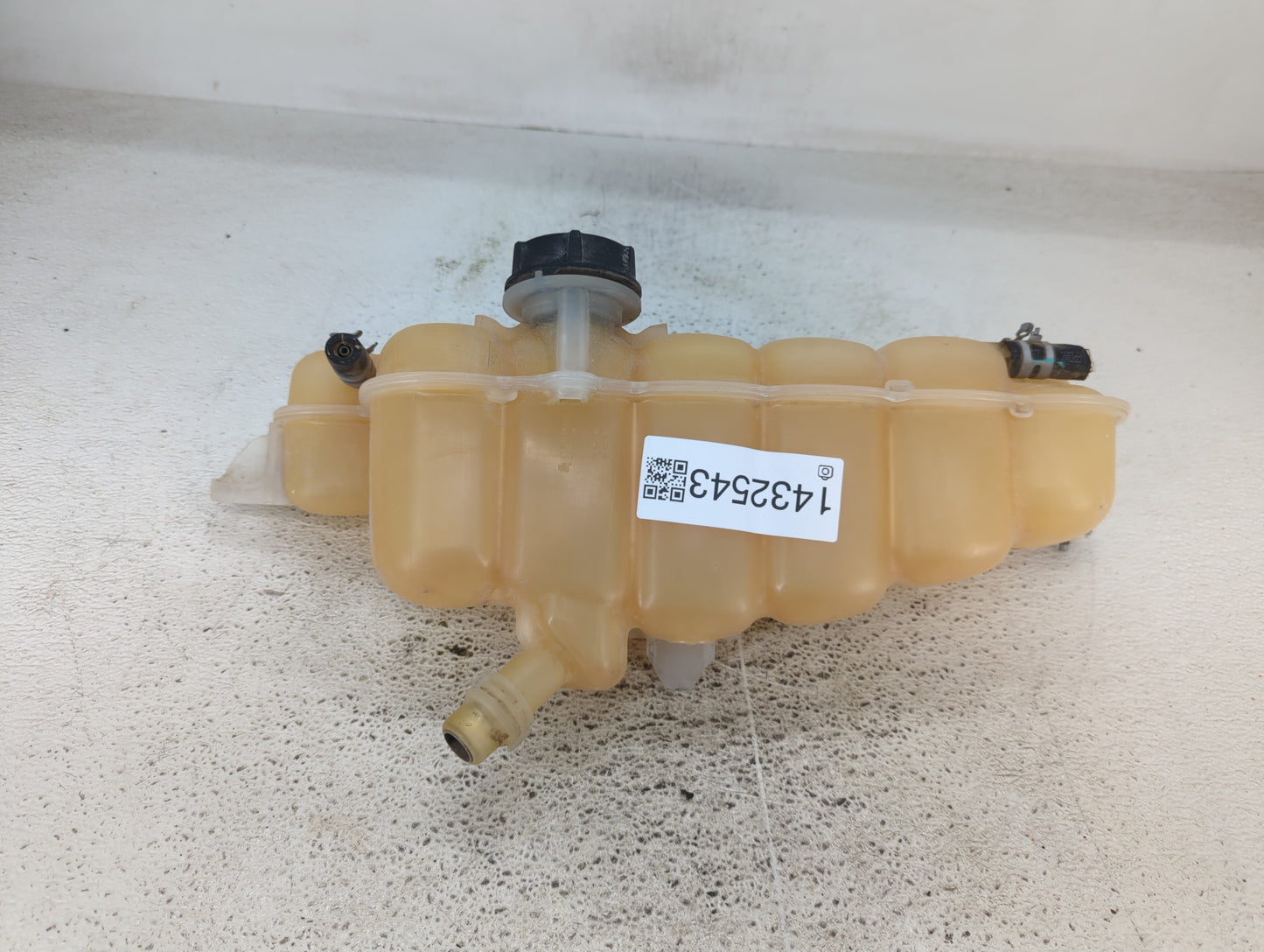 2015-2017 Ford F-150 Windshield Washer Fluid Reservoir Bottle Oem - Oemusedautoparts1.com