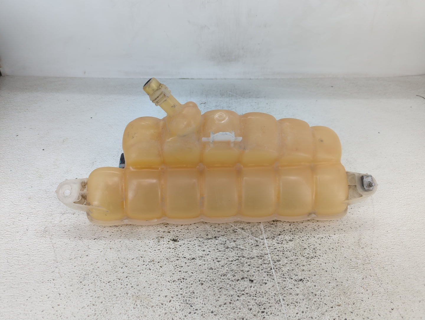 2015-2017 Ford F-150 Windshield Washer Fluid Reservoir Bottle Oem - Oemusedautoparts1.com