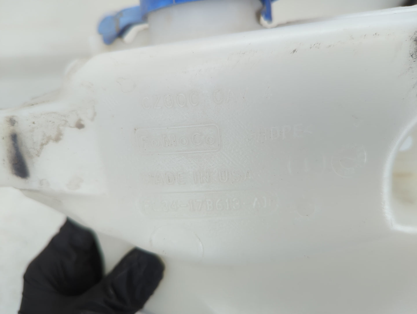 2015-2017 Ford F-150 Windshield Washer Fluid Reservoir Bottle Oem White - Oemusedautoparts1.com