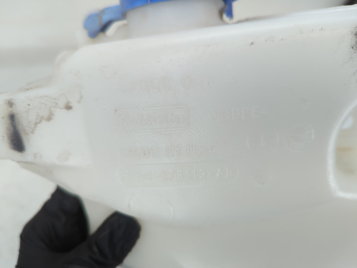 2015-2017 Ford F-150 Windshield Washer Fluid Reservoir Bottle Oem White - Oemusedautoparts1.com
