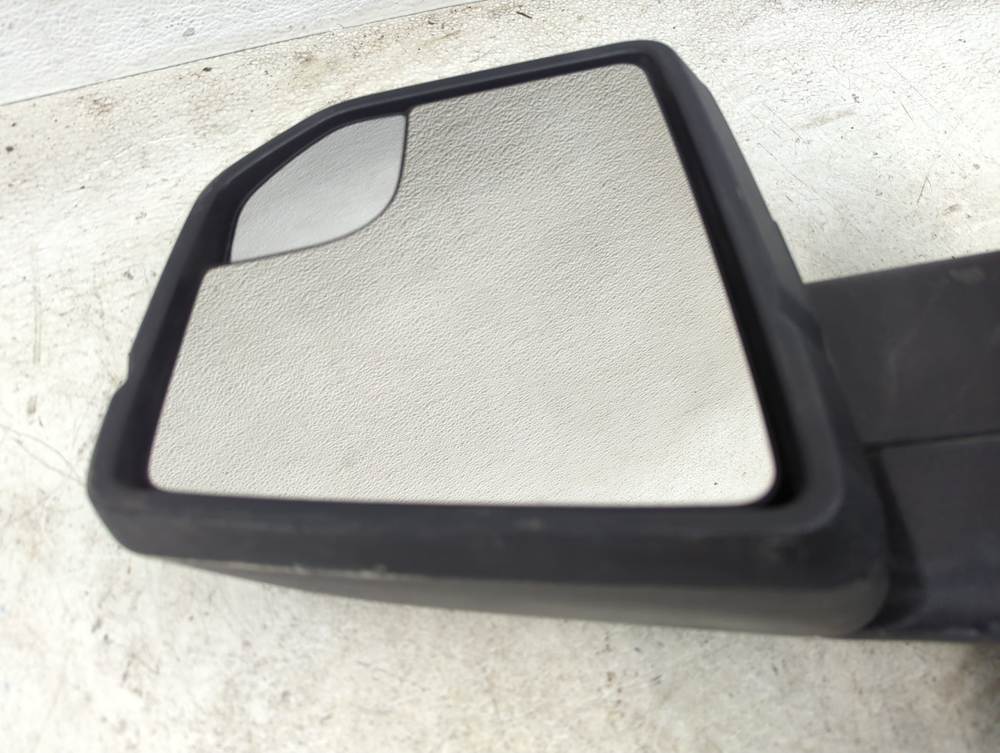 2015-2020 Ford F-150 Driver Side View Mirror - Left Door Mirror OEM Used - Oemusedautoparts1.com