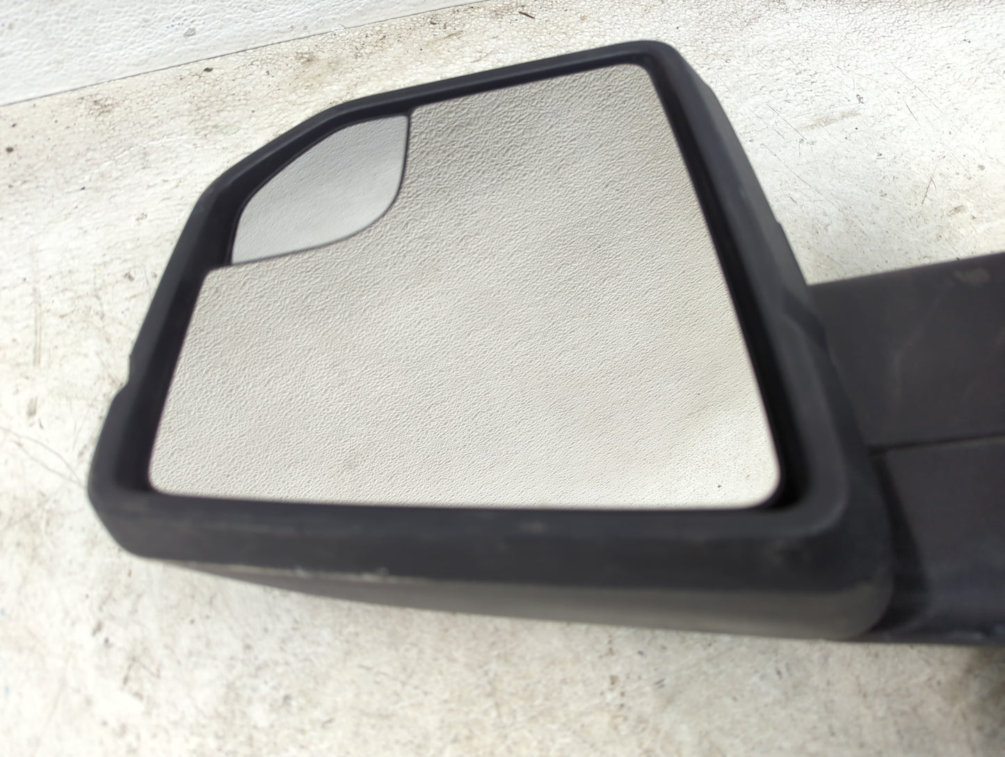 2015-2020 Ford F-150 Driver Side View Mirror - Left Door Mirror OEM Used - Oemusedautoparts1.com