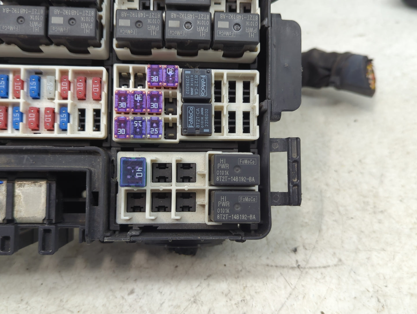 2016 Ford F-150 Fusebox Fuse Box Panel Relay Module P/N:GL3T-12A581ARB 8T2T-14B192-BA, 8T2T-CA Fits OEM Used Auto Parts - Oe