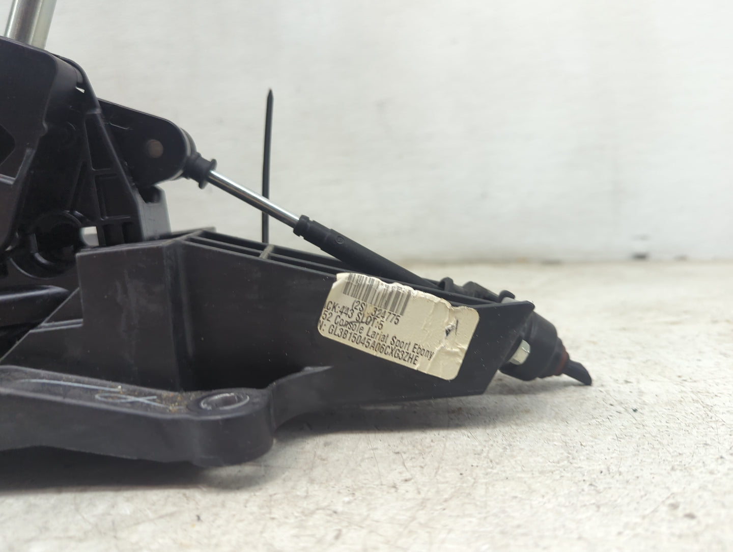 2016 Ford F-150 Floor Console Assembly Shifter - Oemusedautoparts1.com