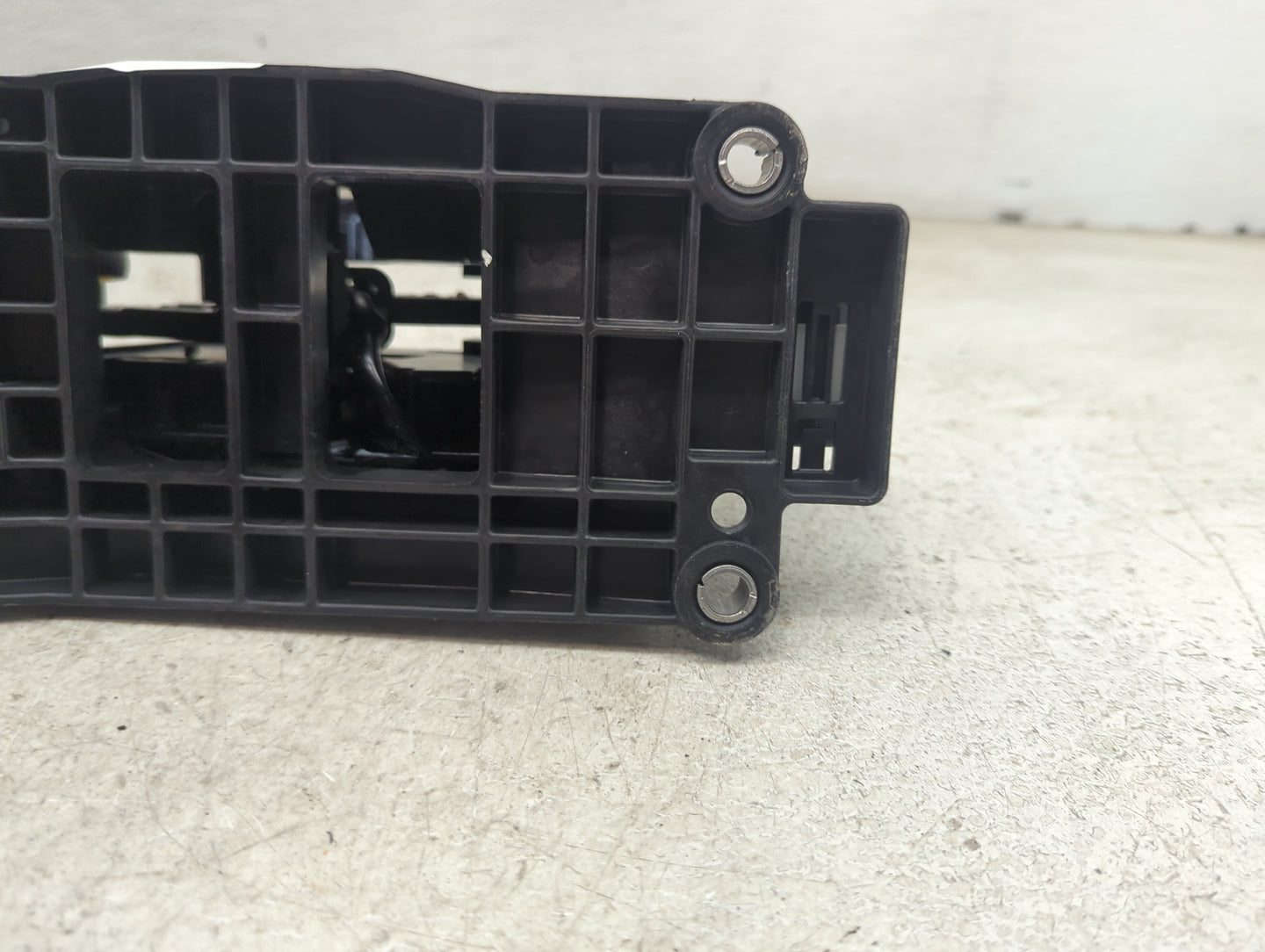2016 Ford F-150 Floor Console Assembly Shifter - Oemusedautoparts1.com