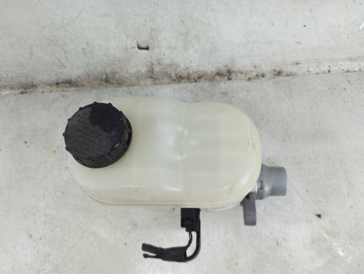 2015-2017 Ford F-150 Brake Master Cylinder 1492274 - Oemusedautoparts1.com