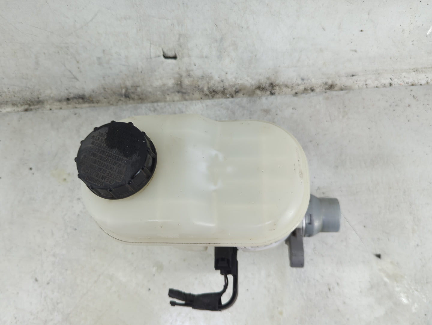 2015-2017 Ford F-150 Brake Master Cylinder 1492274 - Oemusedautoparts1.com