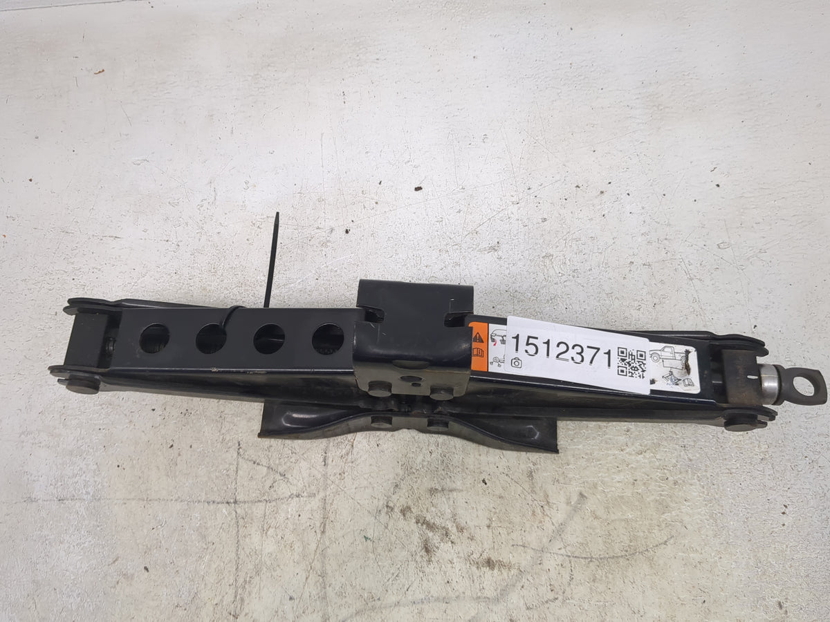 2016 Ford F-150 Spare Scissor Car Jack Black - Oemusedautoparts1.com
