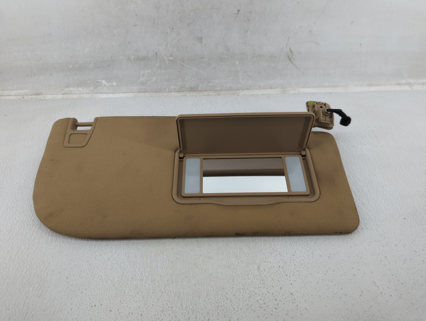 2015-2017 Ford F-150 Sun Visor Shade Replacement Passenger Right Mirror Fits Fits 2015 2016 2017 OEM Used Auto Parts - Oemus