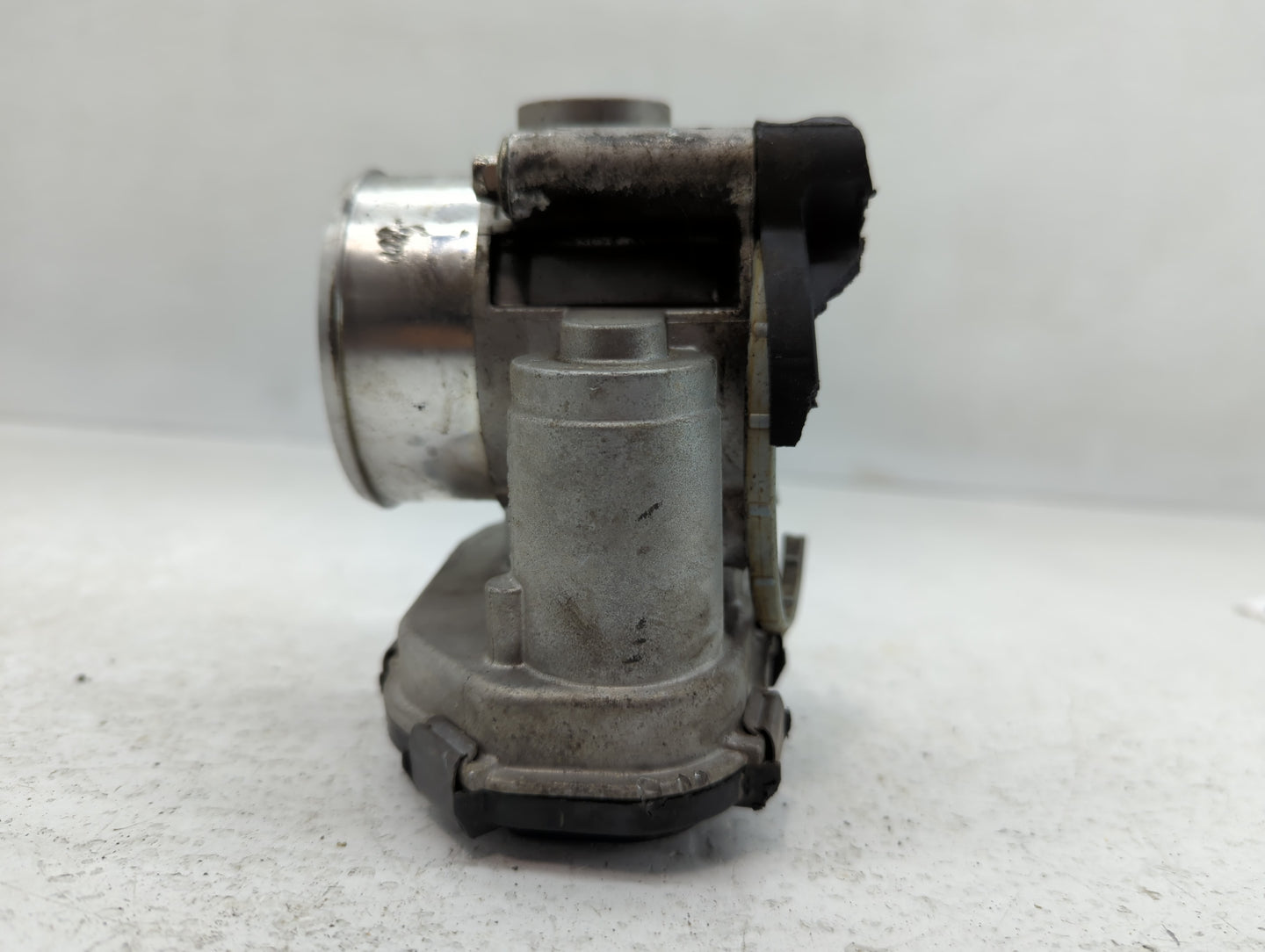2015-2017 Ford F-150 Throttle Body P/N:GB8E 9F991 BC Fits Fits 2015 2016 2017 2018 2019 2020 OEM Used Auto Parts - Oemusedau