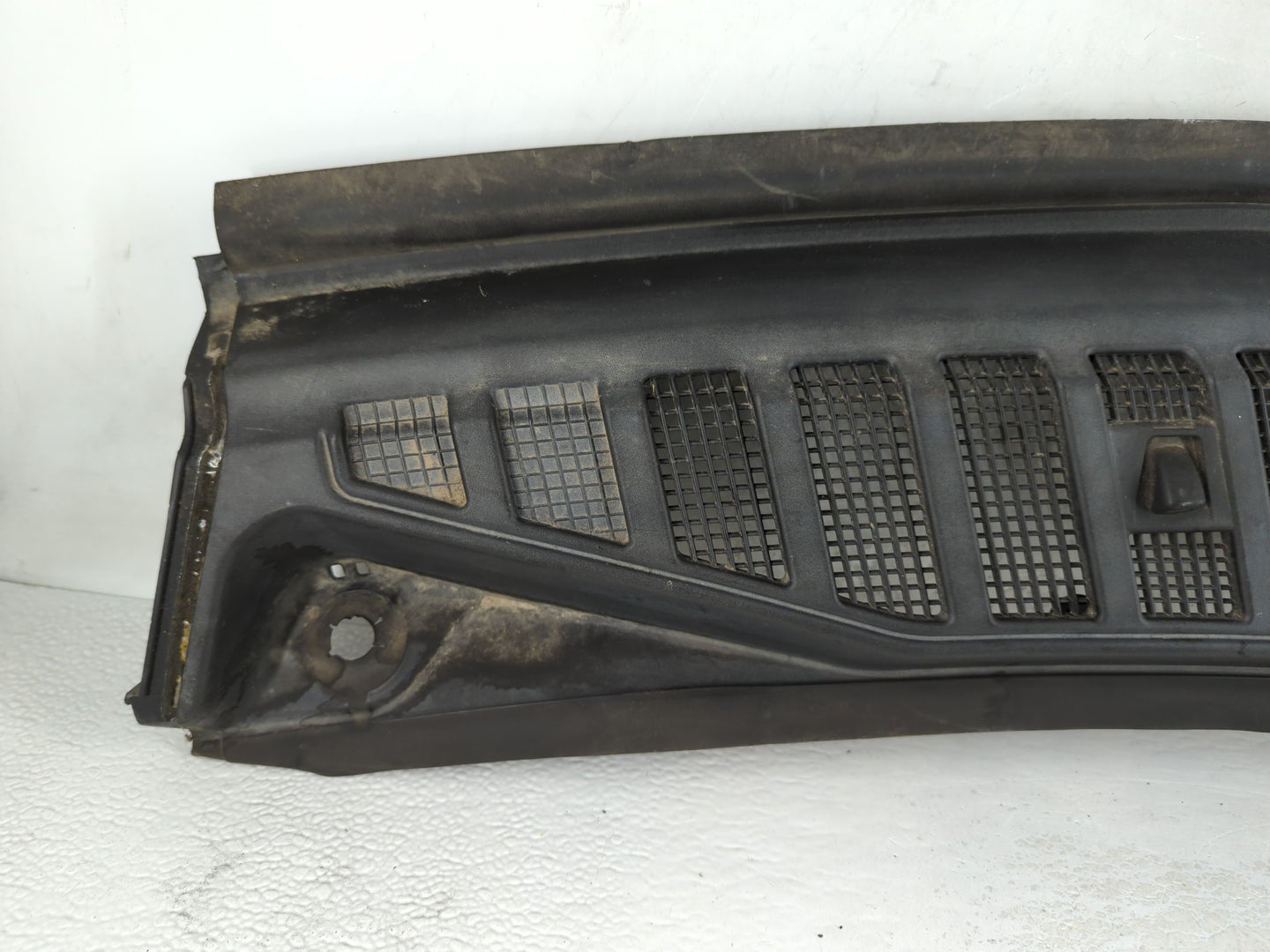 2016 Ford F-150 Cowl Vent Grille Panel 745430 - Oemusedautoparts1.com