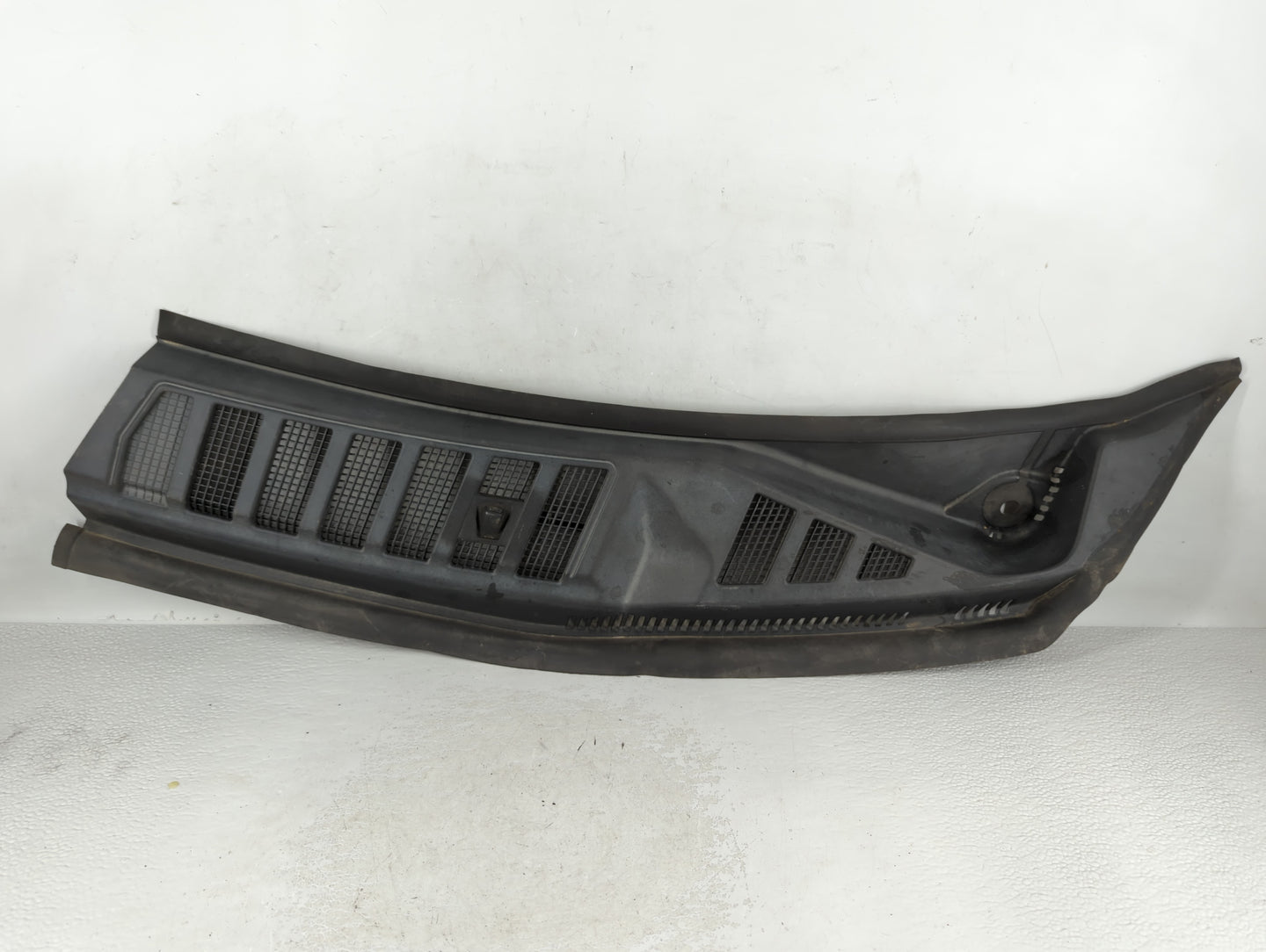 2016 Ford F-150 Cowl Vent Grille Panel 745431 - Oemusedautoparts1.com