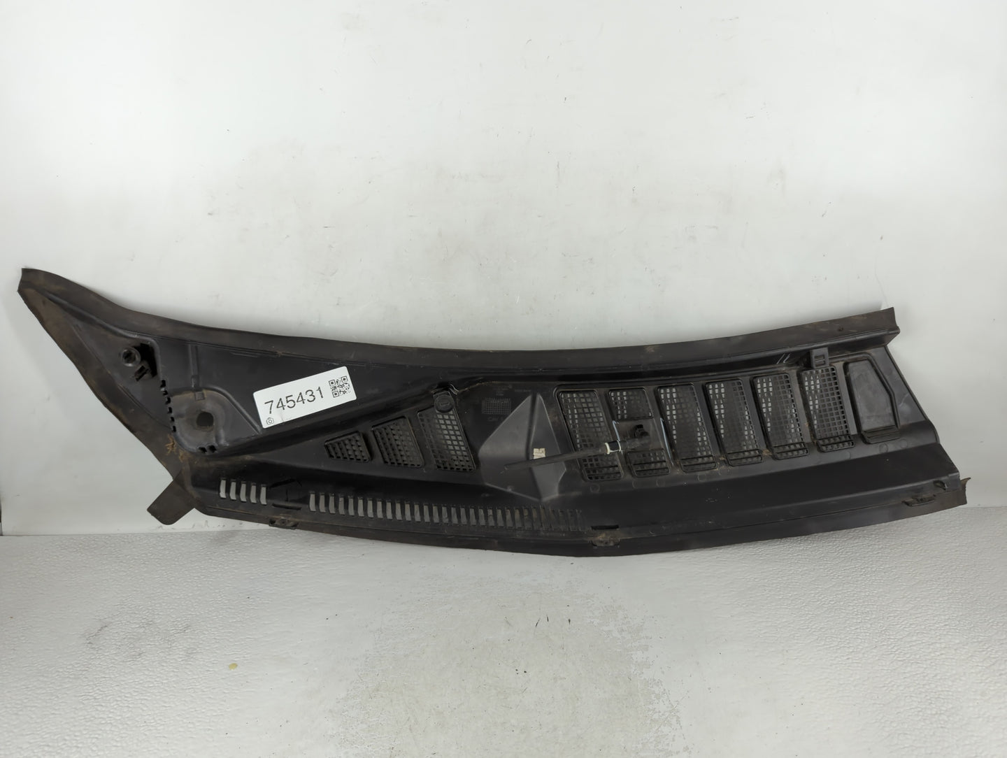 2016 Ford F-150 Cowl Vent Grille Panel - Oemusedautoparts1.com
