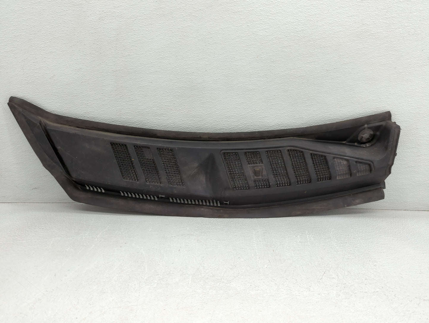 2016 Ford F-150 Front Right Windshield Top Cowl Vent Grille - Oemusedautoparts1.com