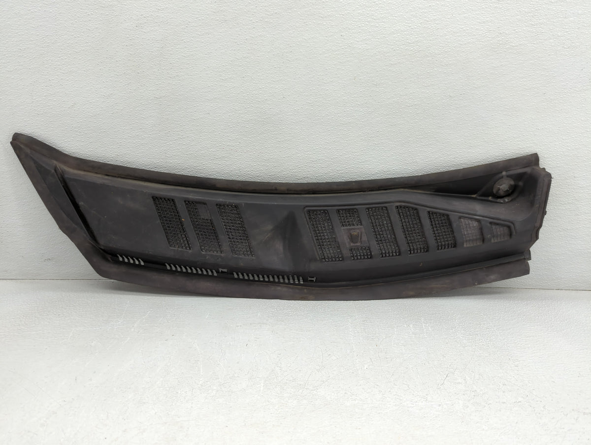 2016 Ford F-150 Front Right Windshield Top Cowl Vent Grille 779643 - Oemusedautoparts1.com