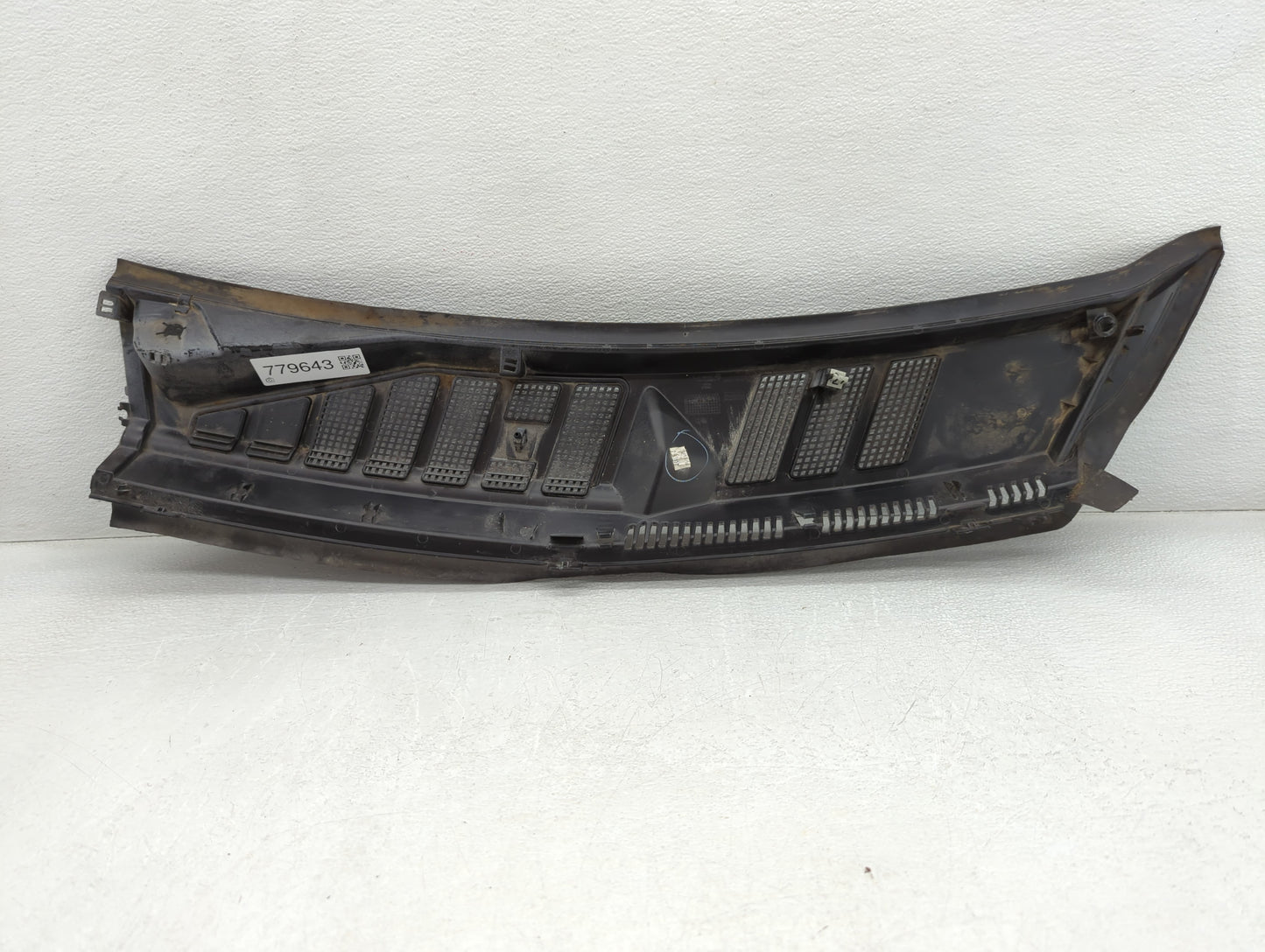 2016 Ford F-150 Front Right Windshield Top Cowl Vent Grille - Oemusedautoparts1.com