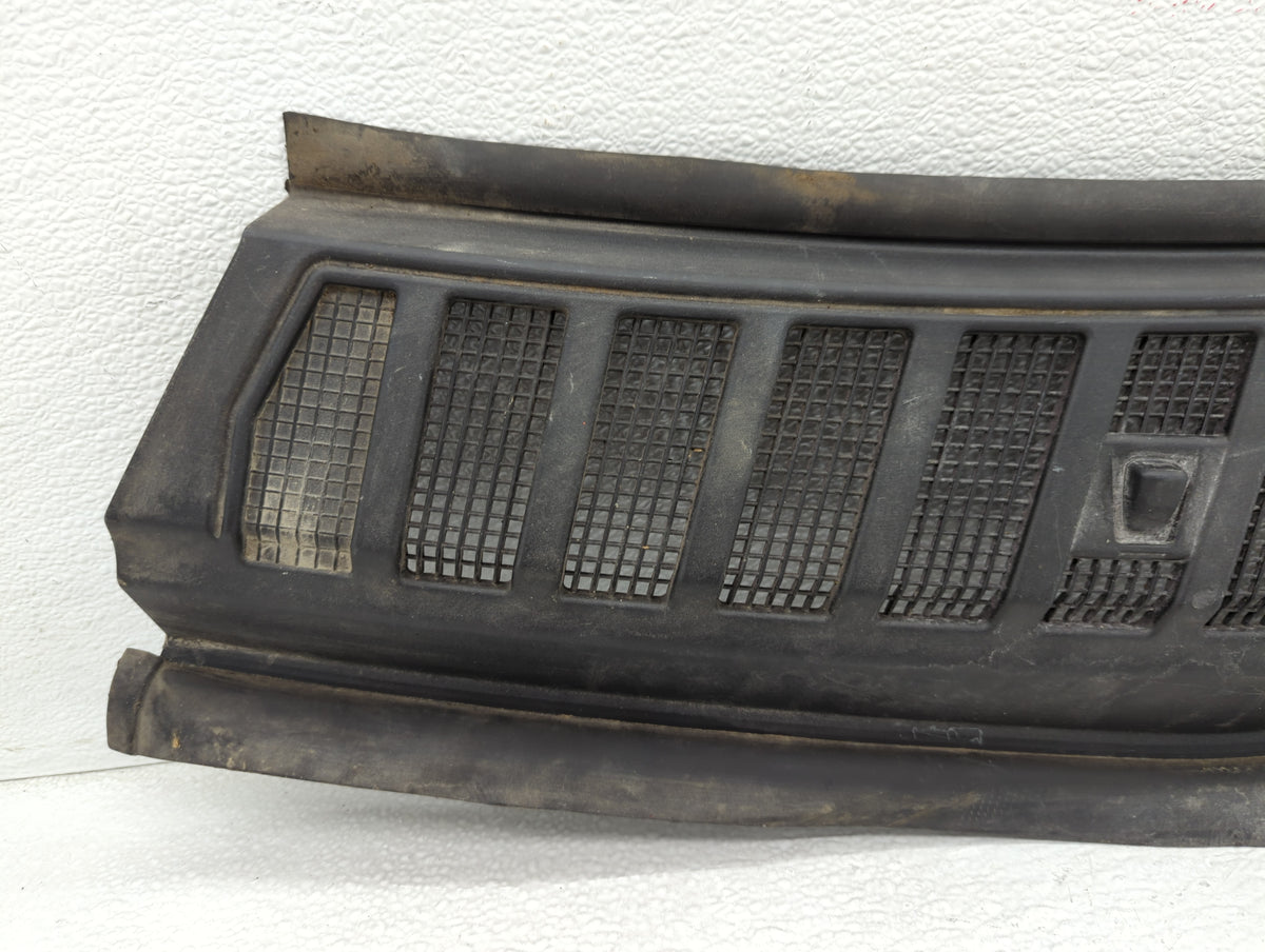 2016 Ford F-150 Front Right Windshield Top Cowl Vent Grille 779644 - Oemusedautoparts1.com