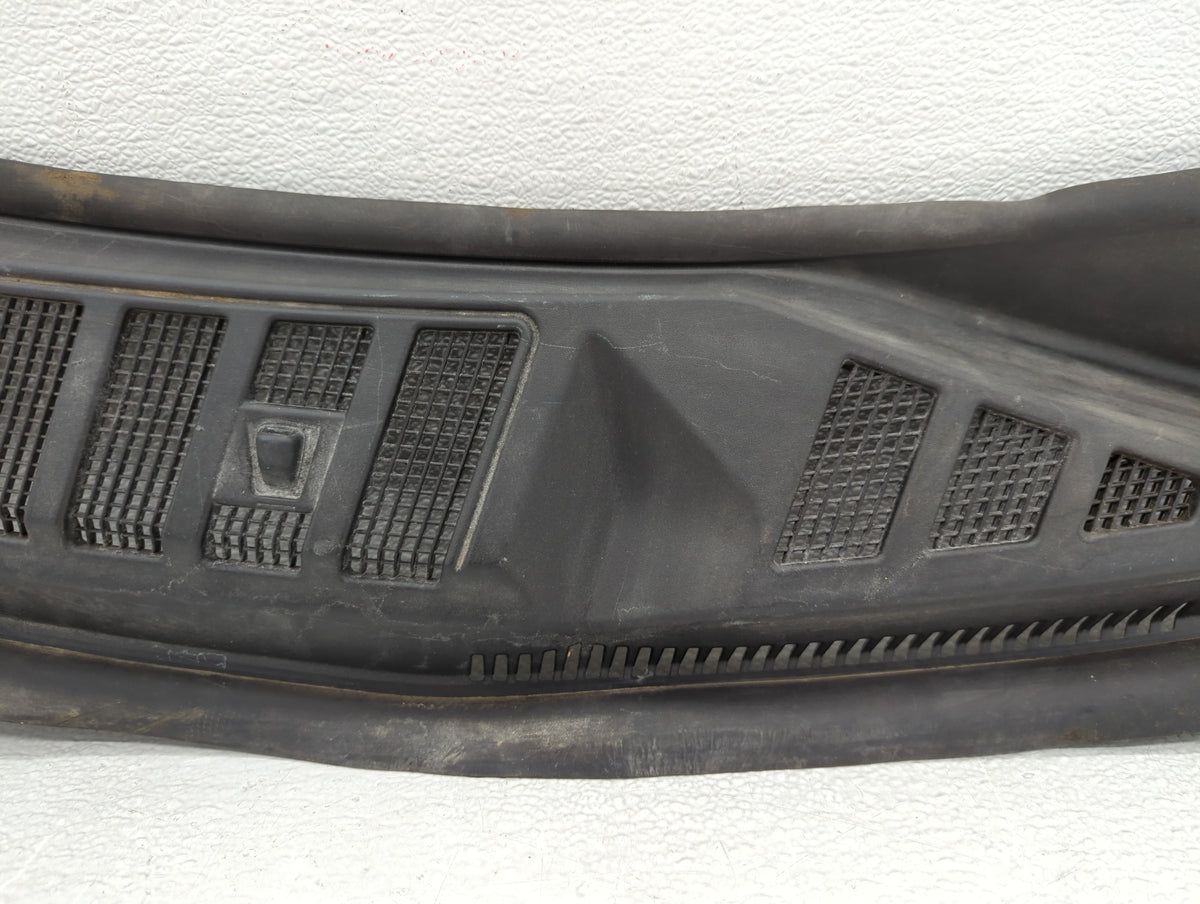 2016 Ford F-150 Front Right Windshield Top Cowl Vent Grille 779644 - Oemusedautoparts1.com
