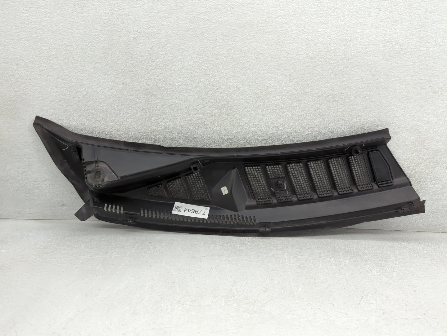 2016 Ford F-150 Front Right Windshield Top Cowl Vent Grille - Oemusedautoparts1.com