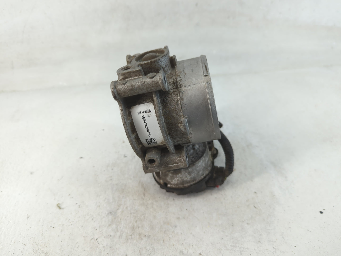 2011-2017 Ford F-150 Throttle Body P/N:AT4E-9F991-EL Fits Fits 2011 2012 2013 2014 2015 2016 2017 2018 2019 OEM Used Auto Pa