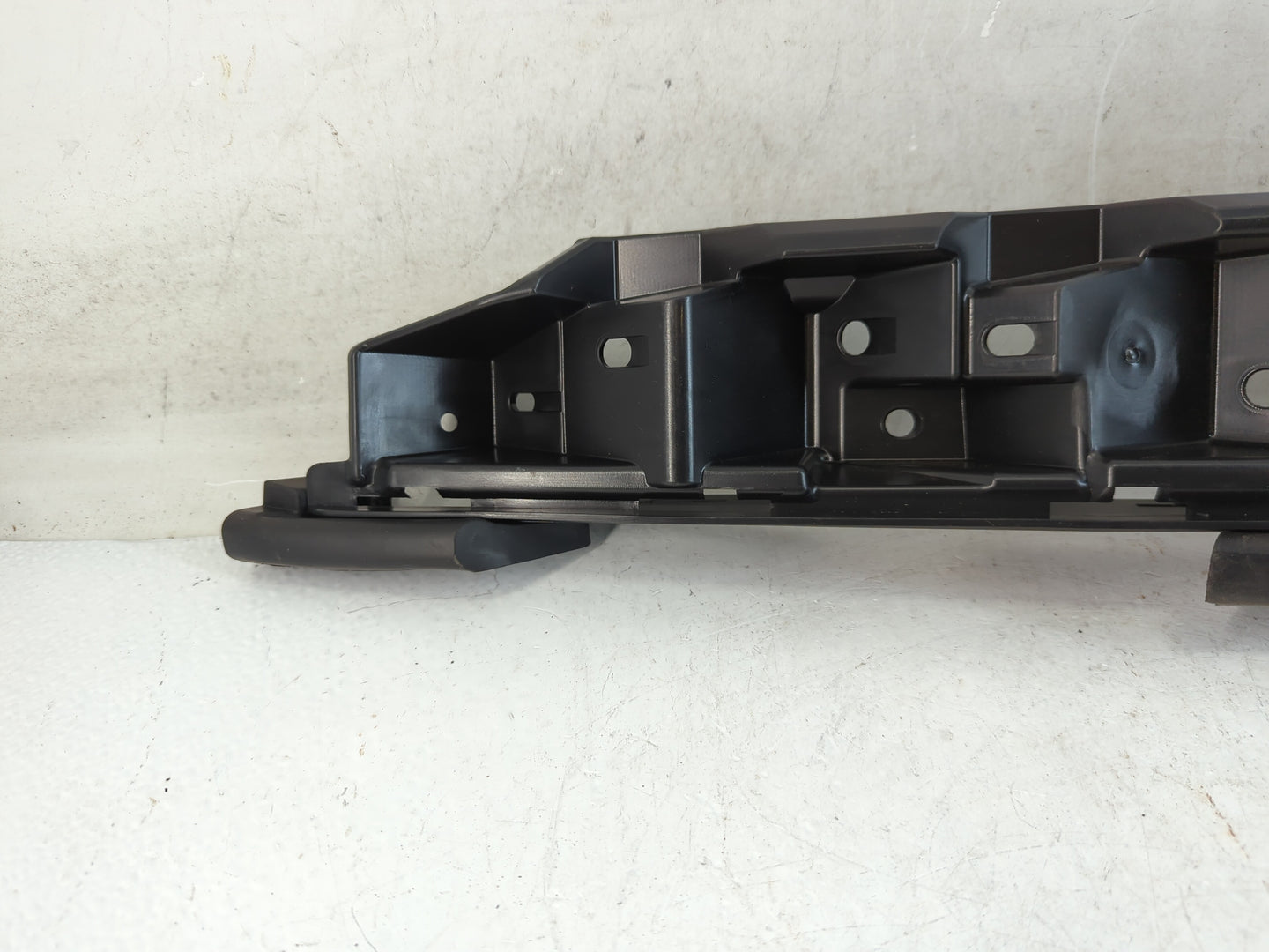 2016 Ford F-150 Front Grille Bumper Not Included - Oemusedautoparts1.com
