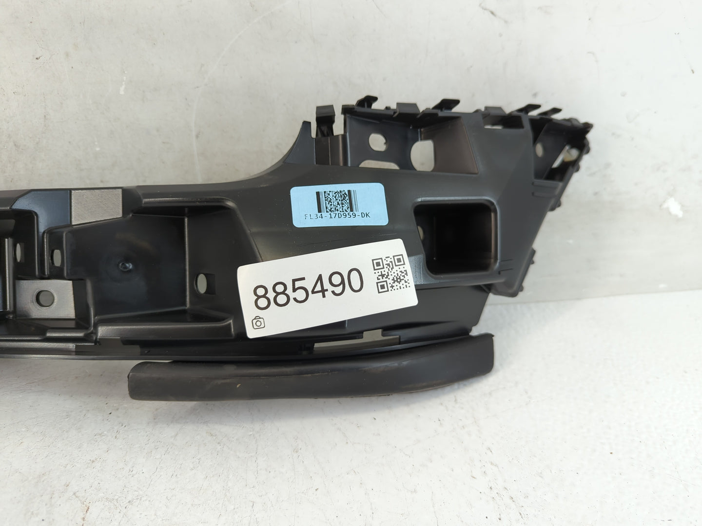 2016 Ford F-150 Front Grille Bumper Not Included - Oemusedautoparts1.com