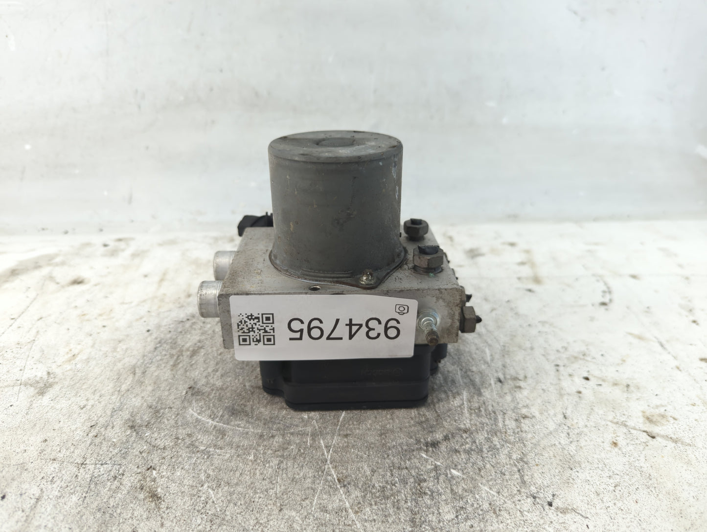 2016 Ford F-150 ABS Pump Control Module Replacement P/N:GL34-2C405-AE Fits OEM Used Auto Parts - Oemusedautoparts1.com