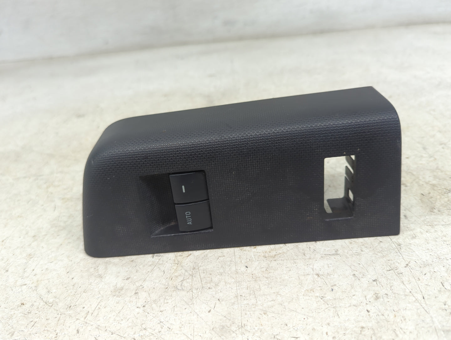 2016 Ford F-250 Master Power Window Switch Replacement Driver Side Left P/N:BC3T-14B133-AC Fits OEM Used Auto Parts - Oemuse