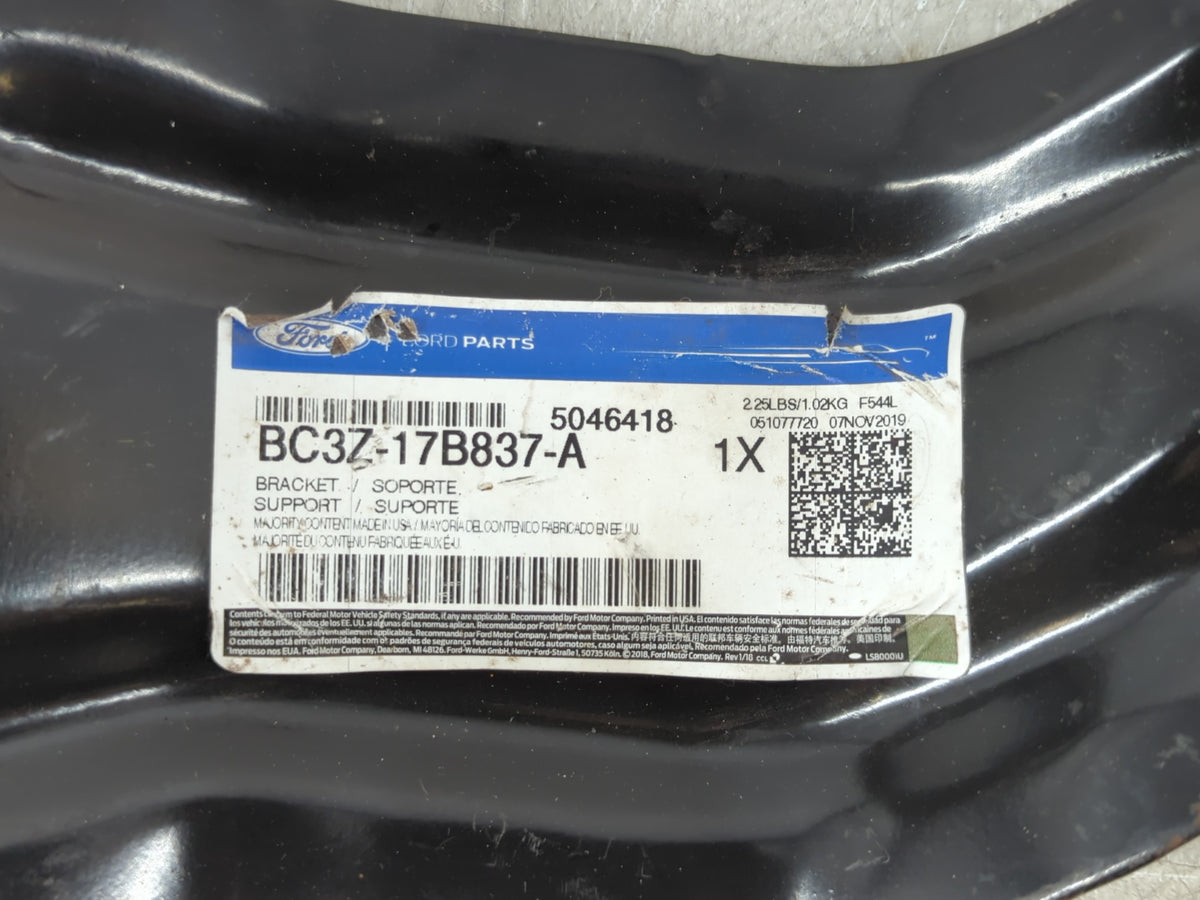 2016 Ford F-250 Super Duty Bumper Inner Bracket - Oemusedautoparts1.com