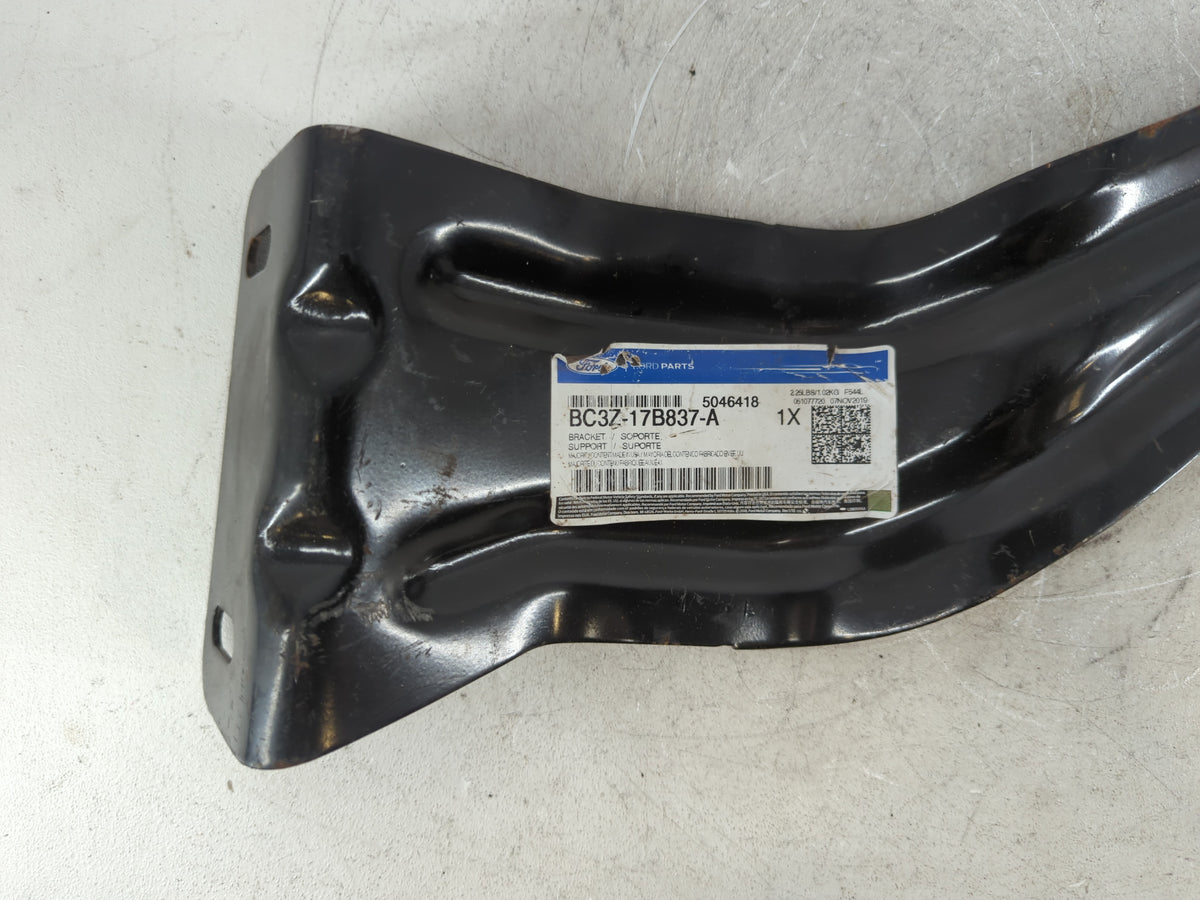 2016 Ford F-250 Super Duty Bumper Inner Bracket - Oemusedautoparts1.com
